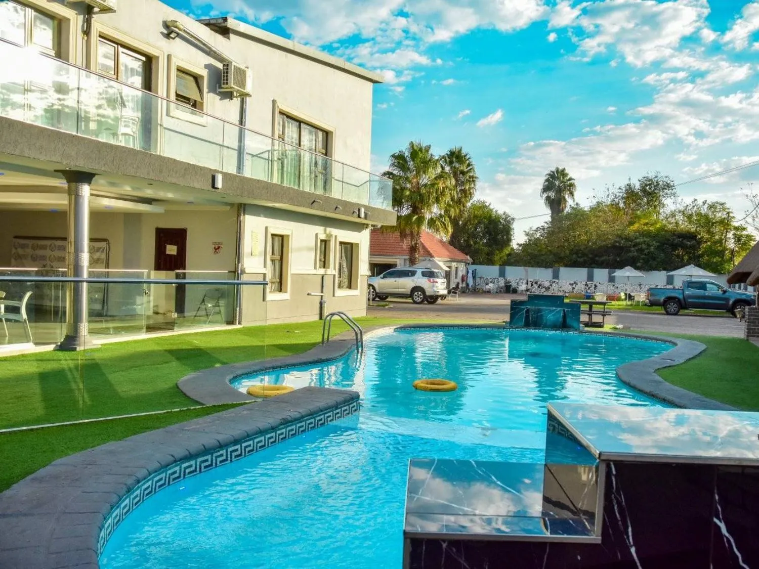 Swimming pool in Lifestyle Lodge Hotel