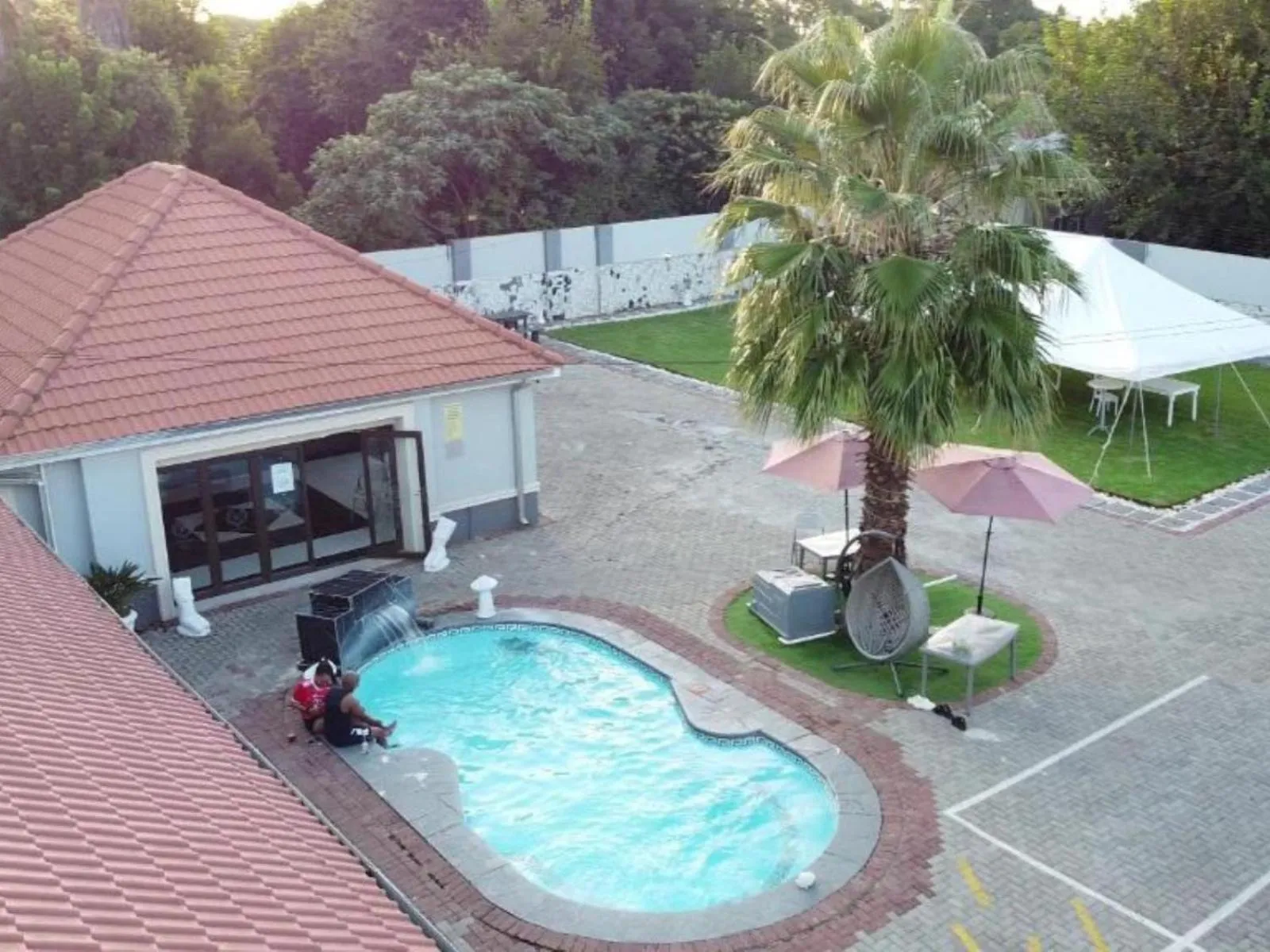 Pool view in Lifestyle Lodge Hotel