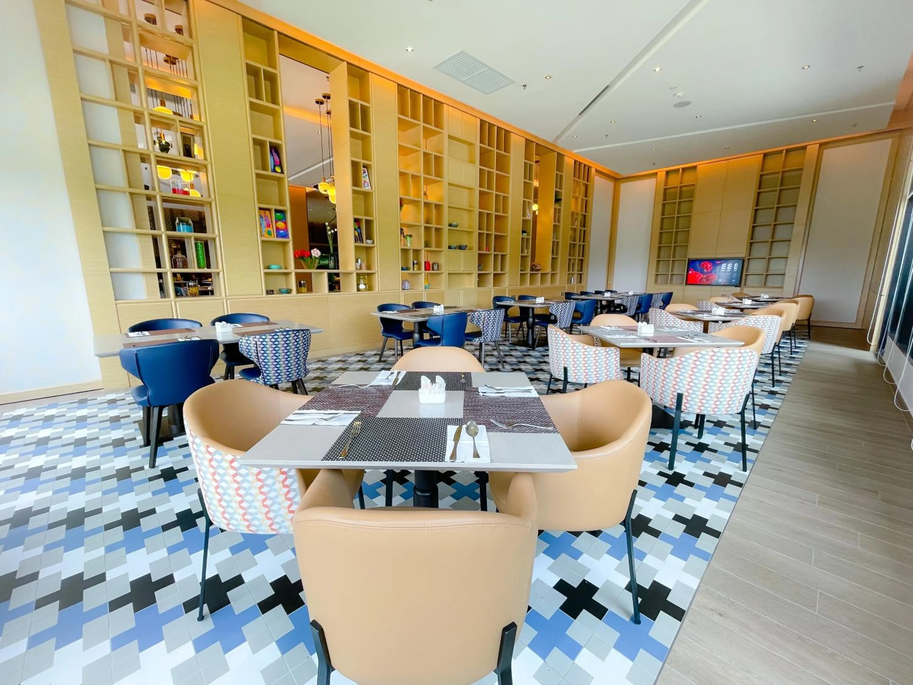 Restaurant/places to eat in Mercure Kuala Lumpur Glenmarie