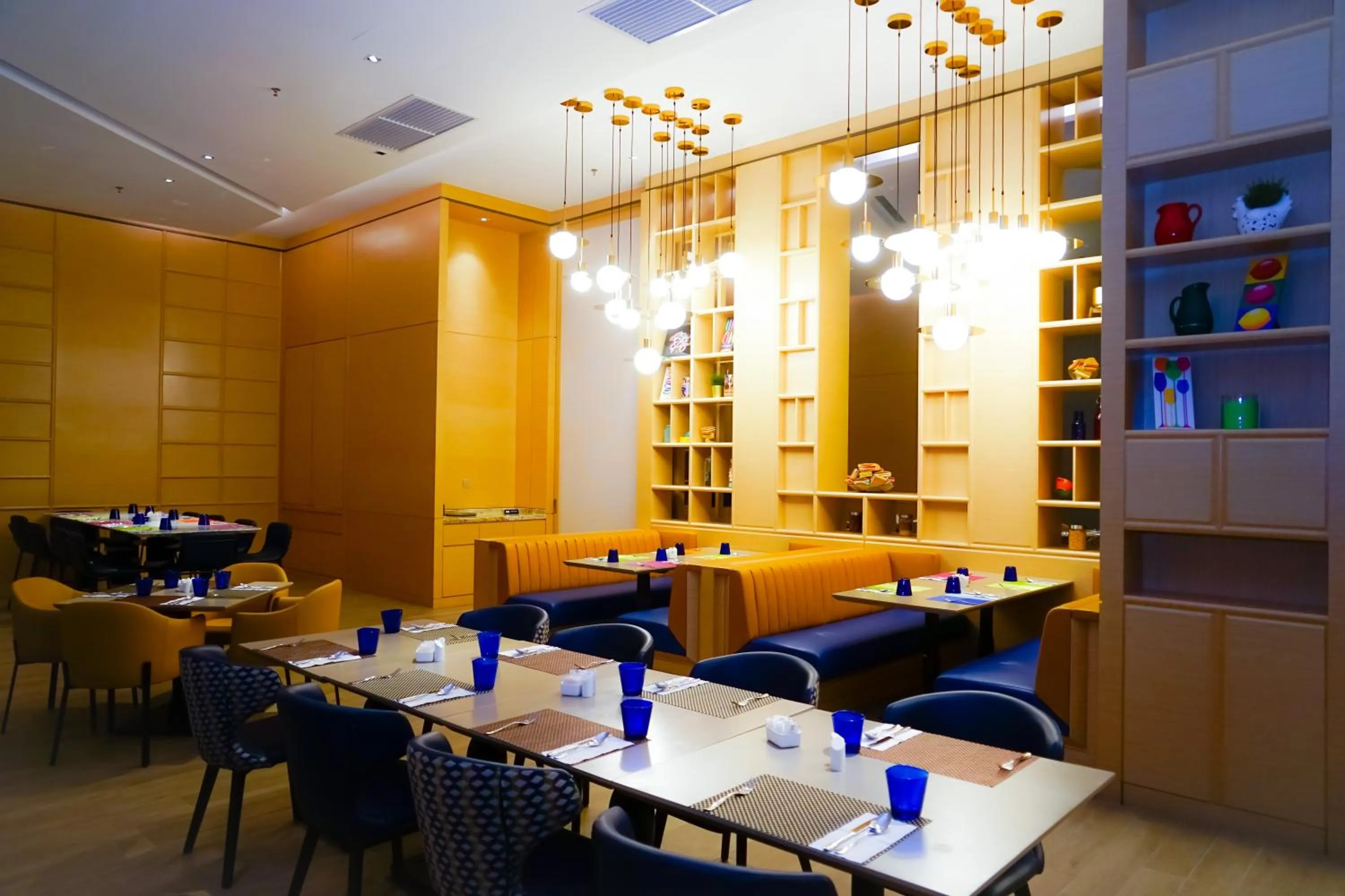 Restaurant/places to eat in Mercure Kuala Lumpur Glenmarie