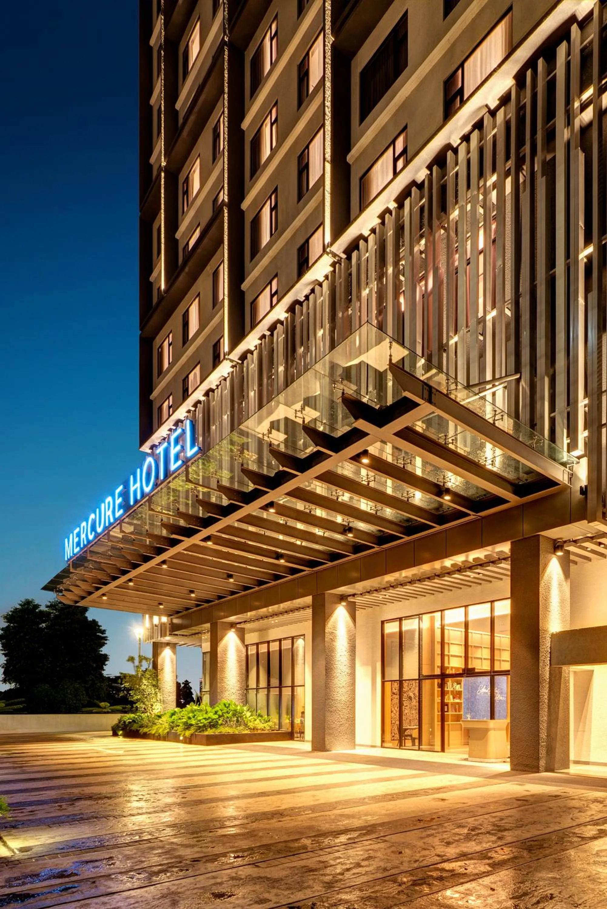 Facade/entrance in Mercure Kuala Lumpur Glenmarie