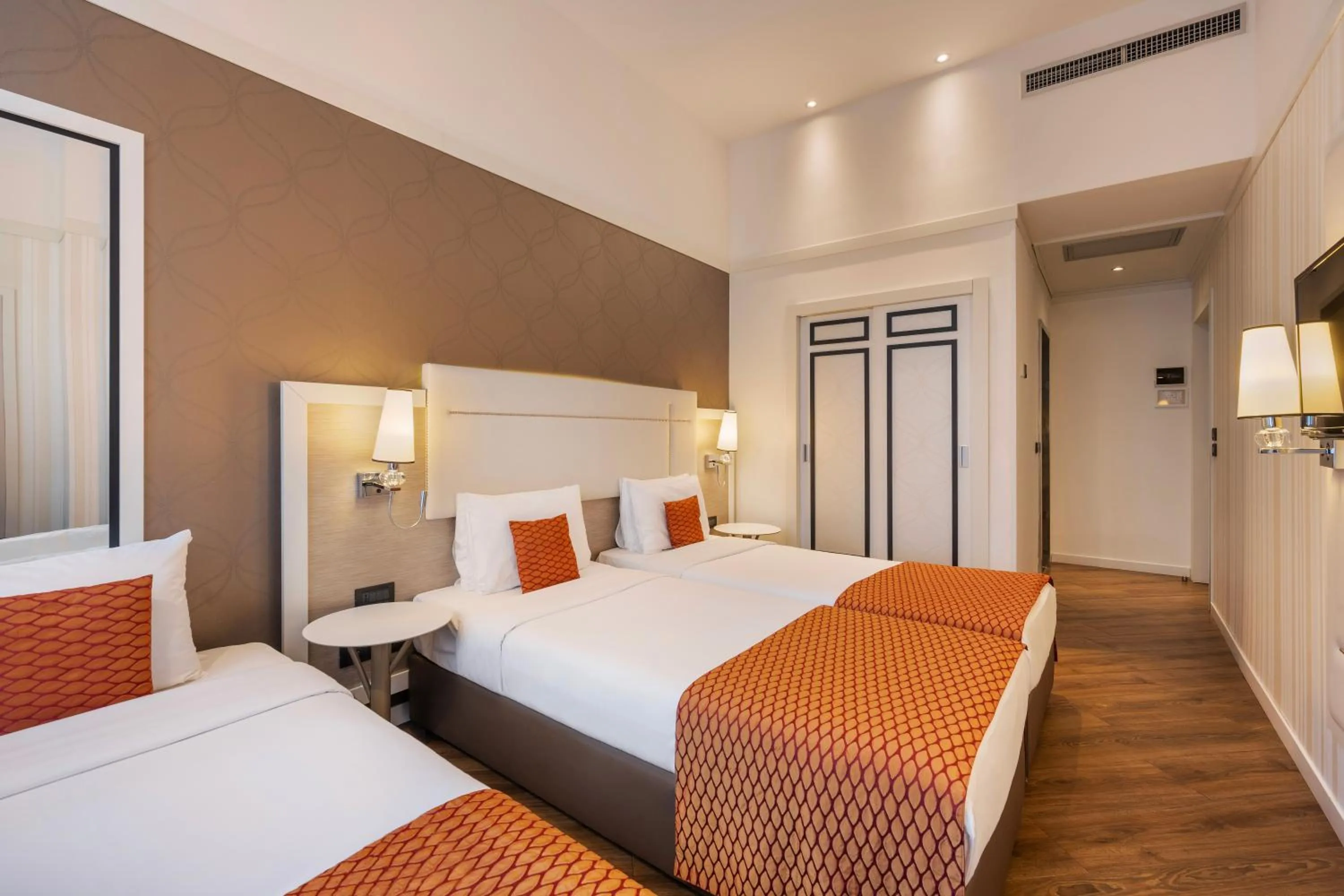 Bed in Ikonik Parlament