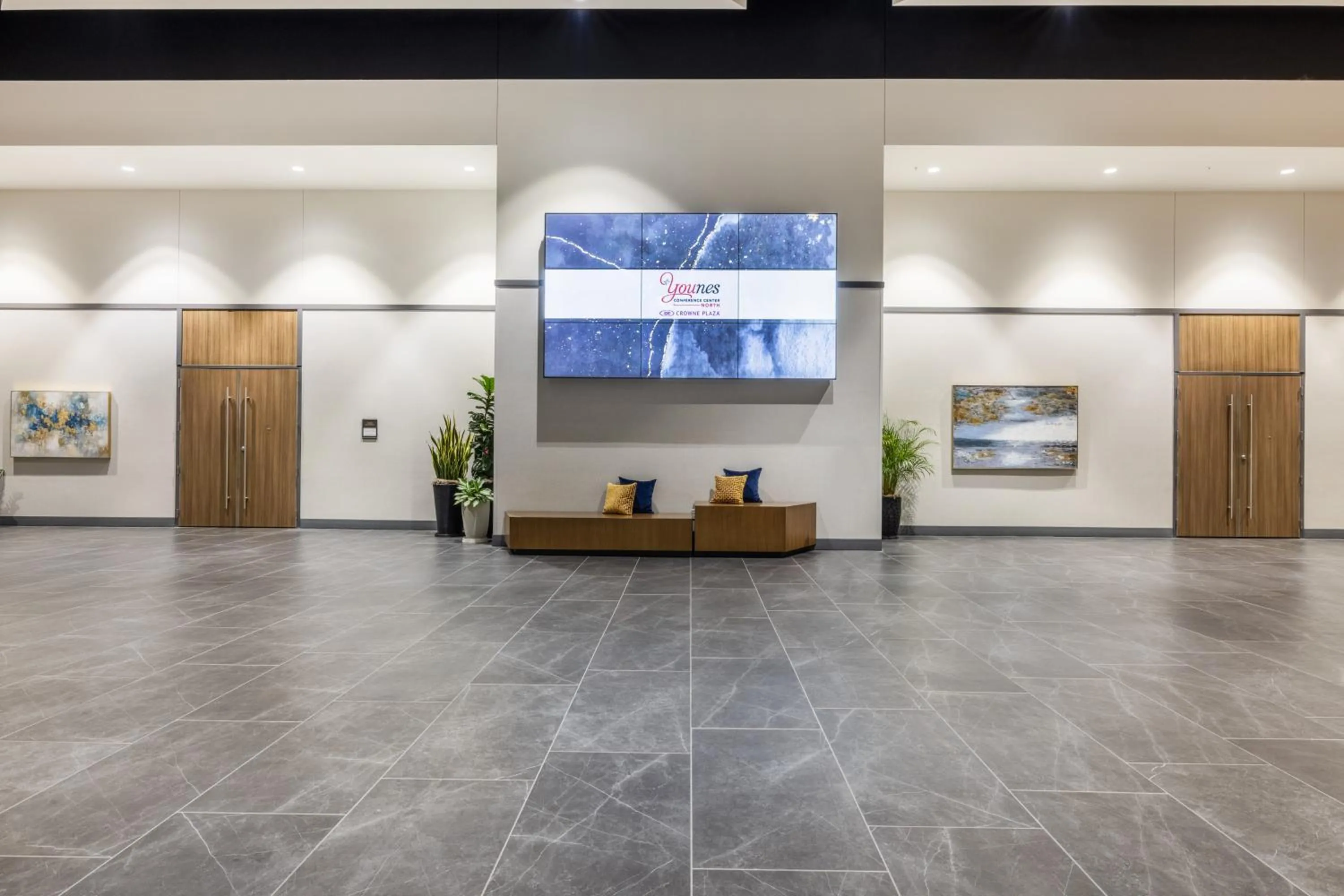 Meeting/conference room in Crowne Plaza - Kearney by IHG