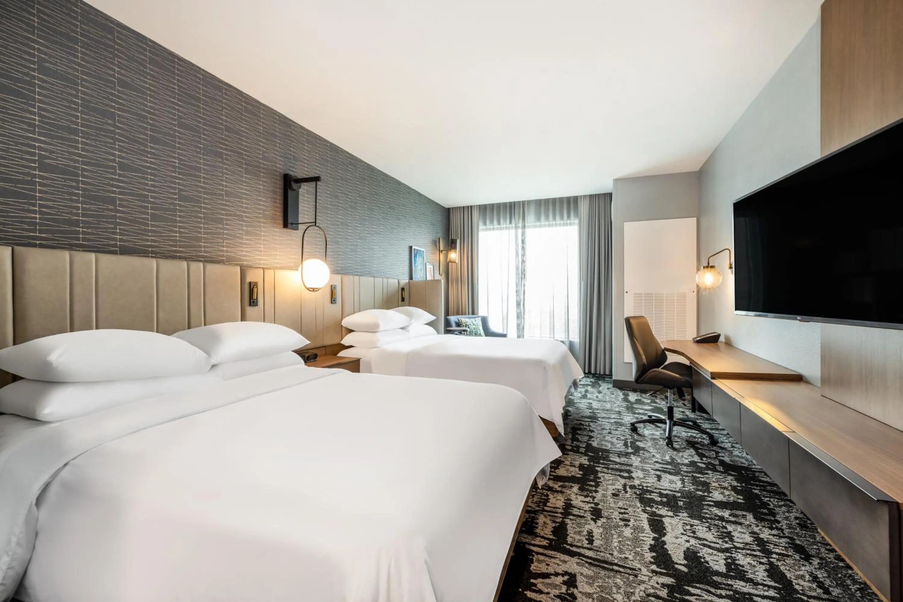 Bed in Crowne Plaza - Kearney by IHG
