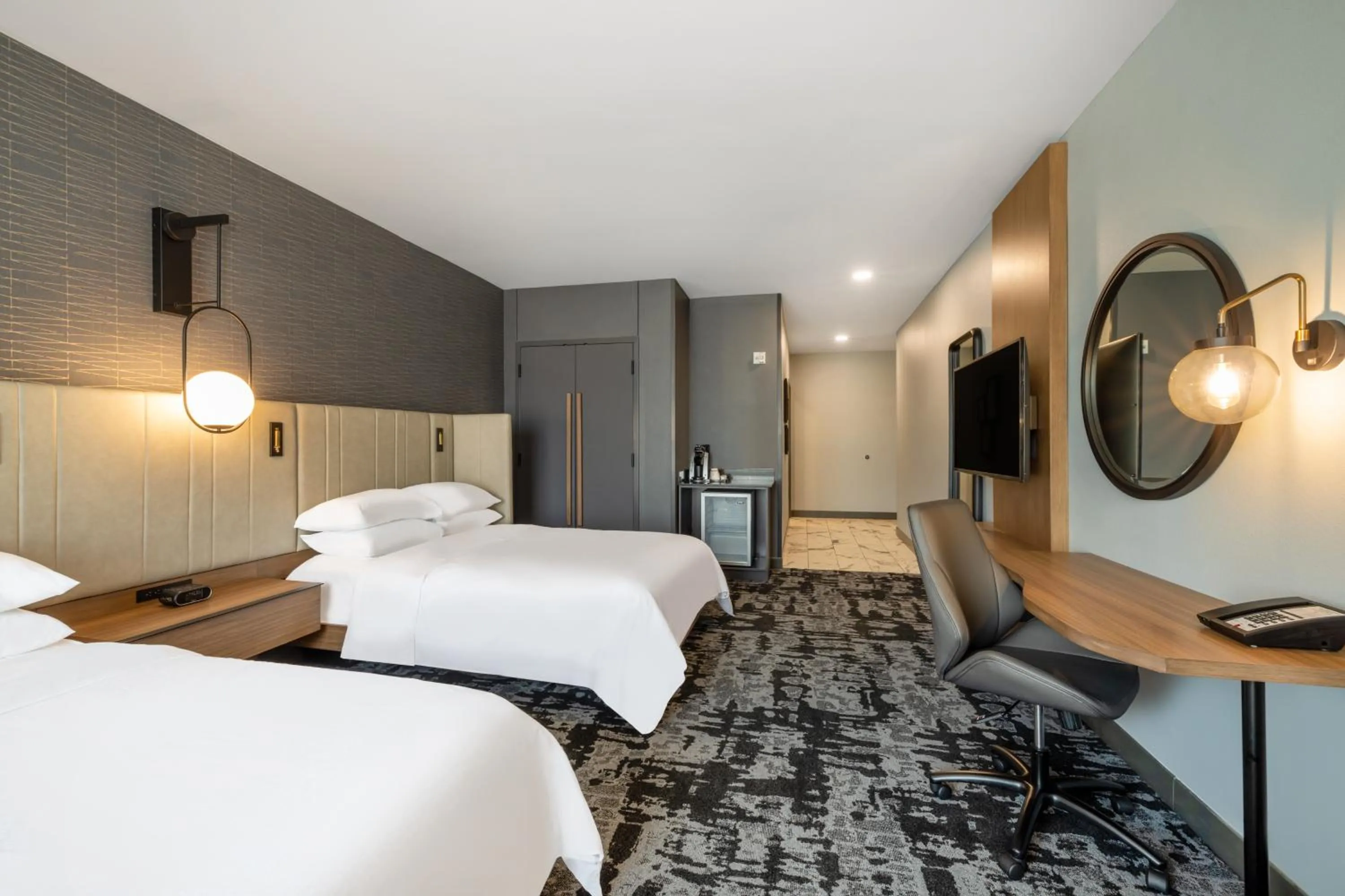 Bed in Crowne Plaza - Kearney by IHG