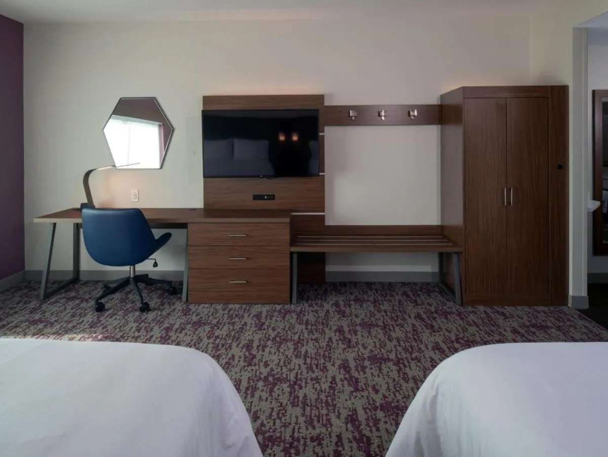 TV and multimedia in Holiday Inn Express & Suites - Little Rock Downtown by IHG