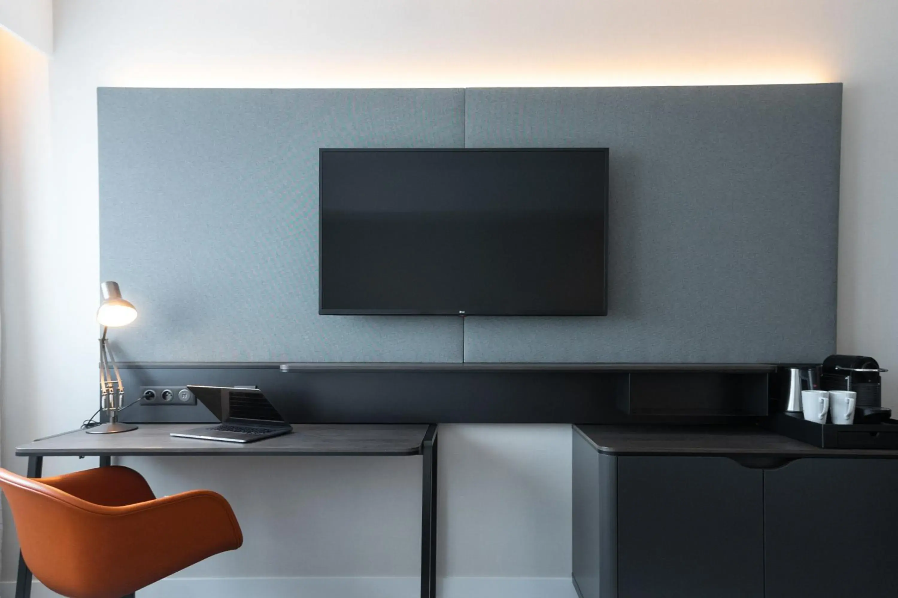 Standard Twin Room in Holiday Inn Paris CDG Airport an IHG Hotel Standard Twin Room in Holiday Inn Paris CDG Airport an IHG Hotel