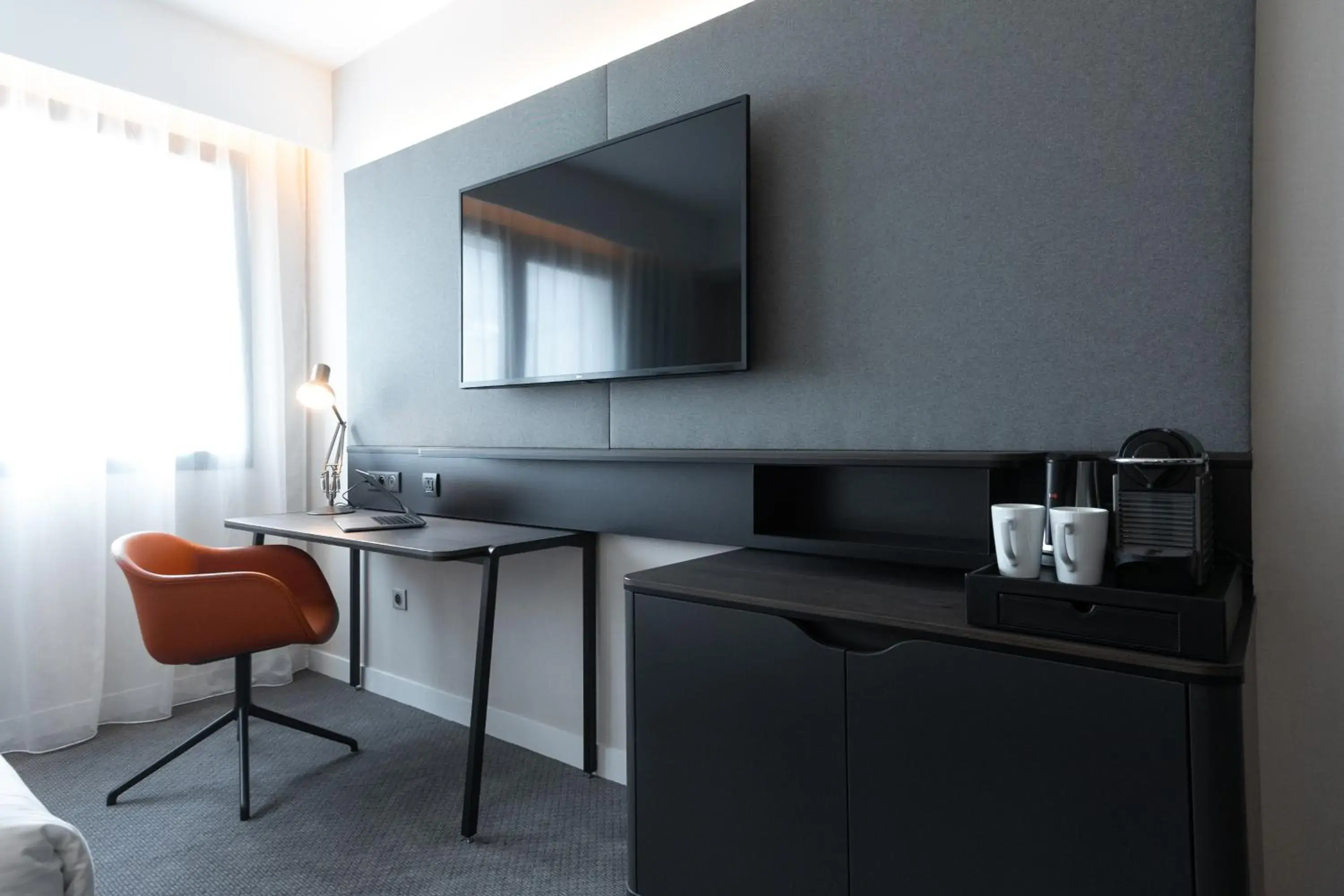 Queen Room with Courtyard View in Holiday Inn Paris CDG Airport an IHG Hotel Queen Room with Courtyard View in Holiday Inn Paris CDG Airport an IHG Hotel