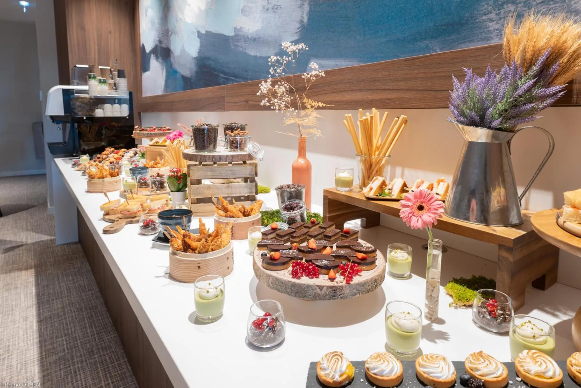 Restaurant/places to eat in Holiday Inn Paris CDG Airport an IHG Hotel