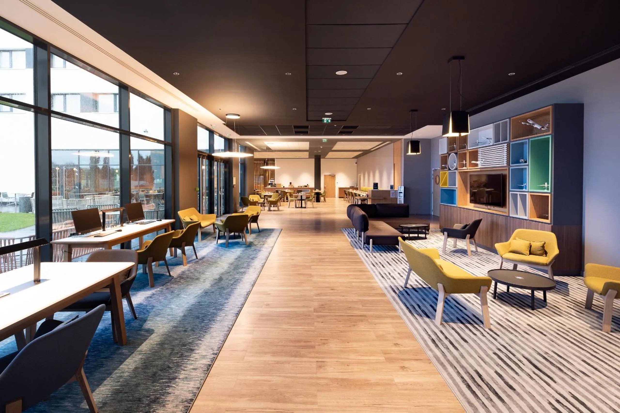 Lobby or reception in Holiday Inn Paris CDG Airport an IHG Hotel