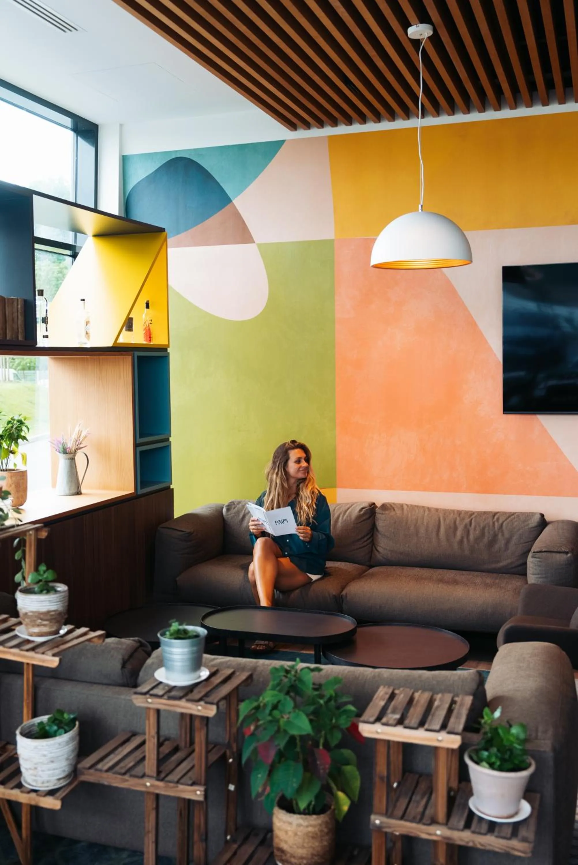 Lounge or bar in Holiday Inn Paris CDG Airport an IHG Hotel