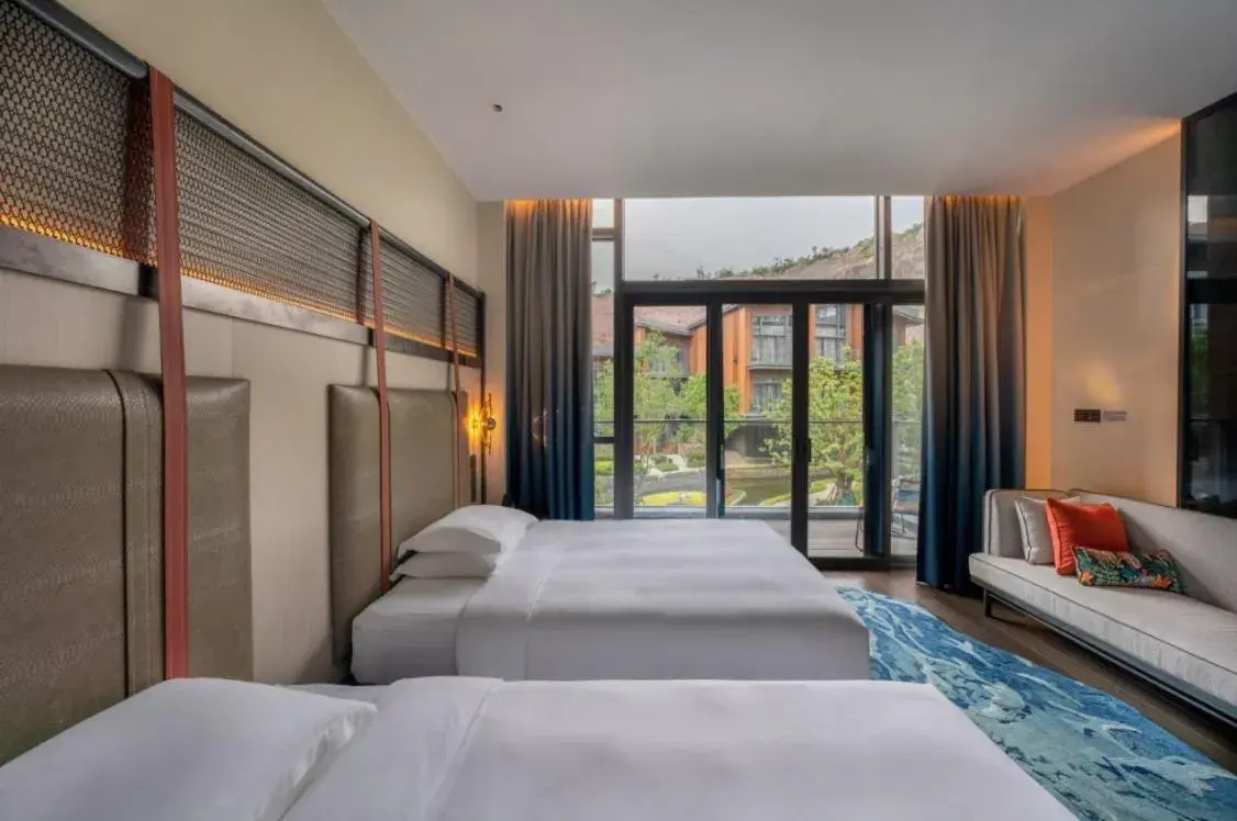 Standard Double Room with Two Double Beds in Hotel Indigo Nanjing Garden Expo, an IHG Hotel Standard Double Room with Two Double Beds in Hotel Indigo Nanjing Garden Expo, an IHG Hotel