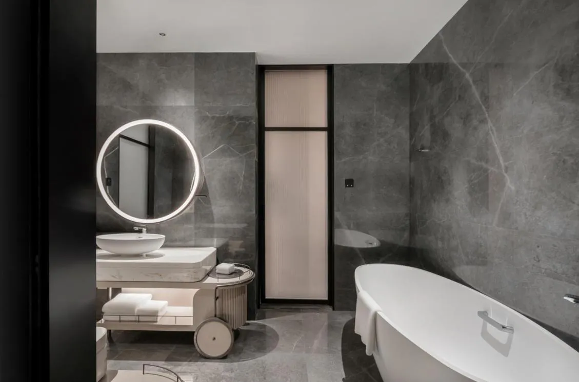 Toilet in Hotel Indigo Nanjing Garden Expo, an IHG Hotel