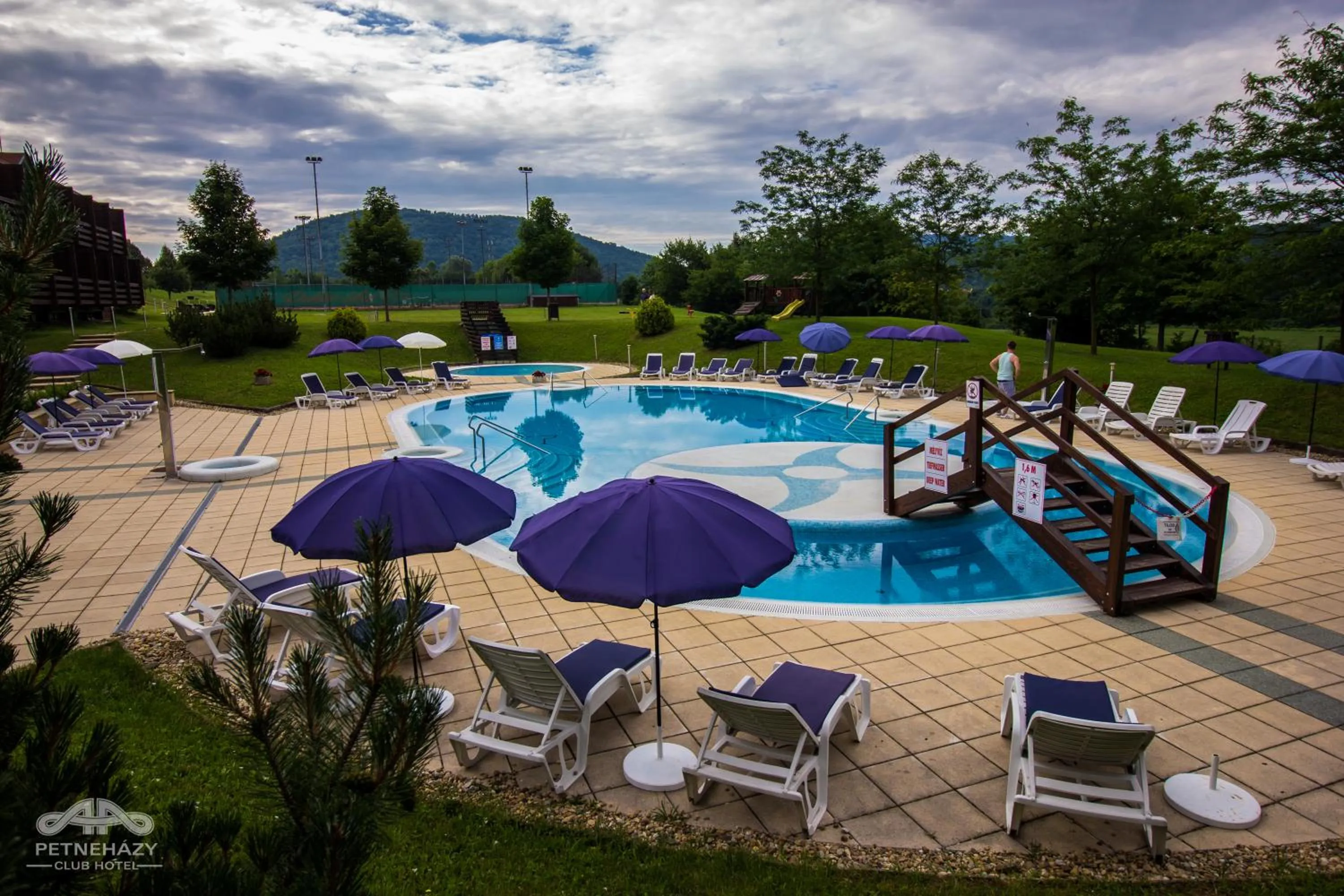 Garden in Petneházy Aparthotel