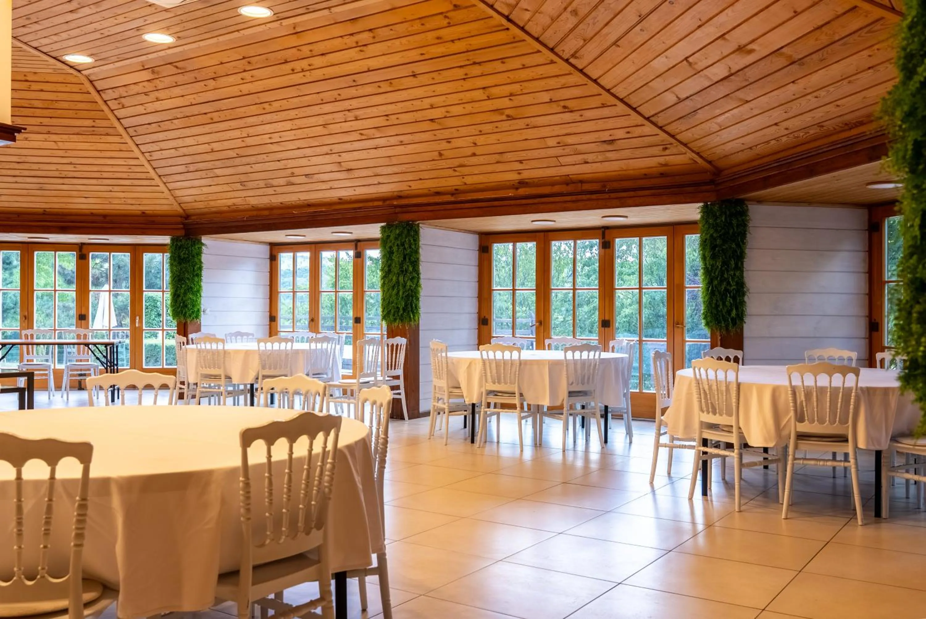 Banquet/Function facilities in Petneházy Aparthotel