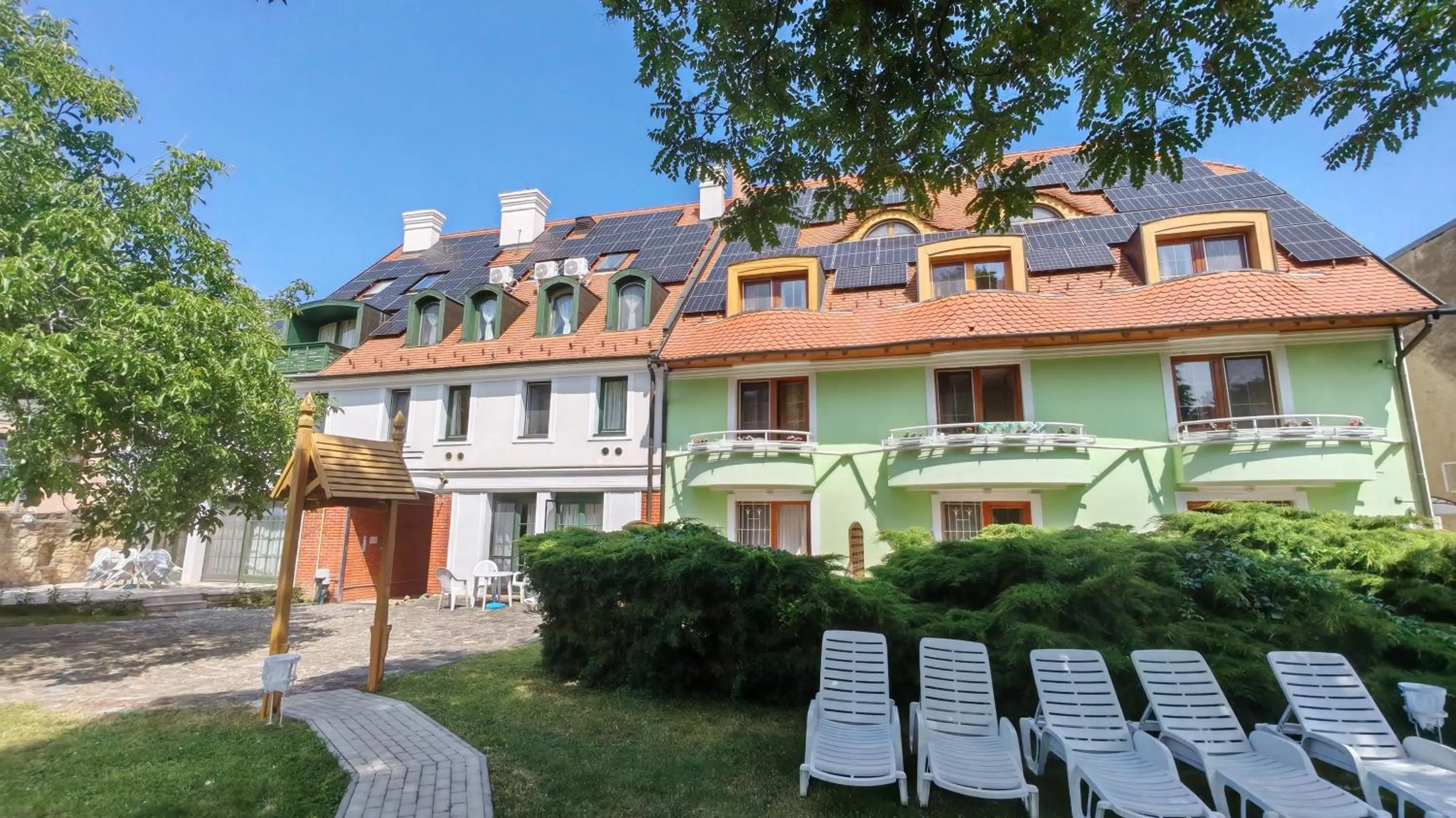 Property building in Abbázia Club Hotel Kék