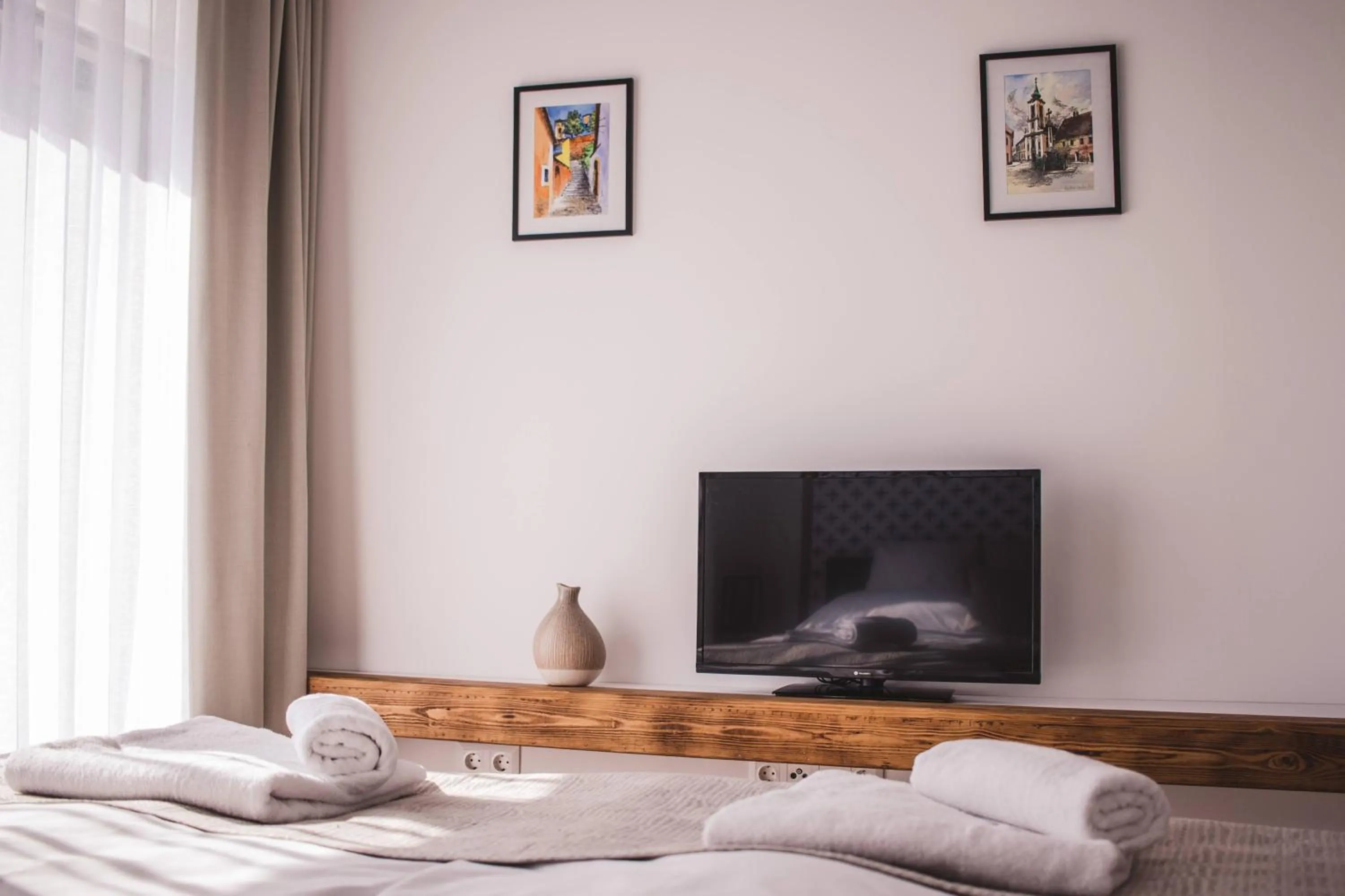 TV and multimedia, Bed in Mathias Rex