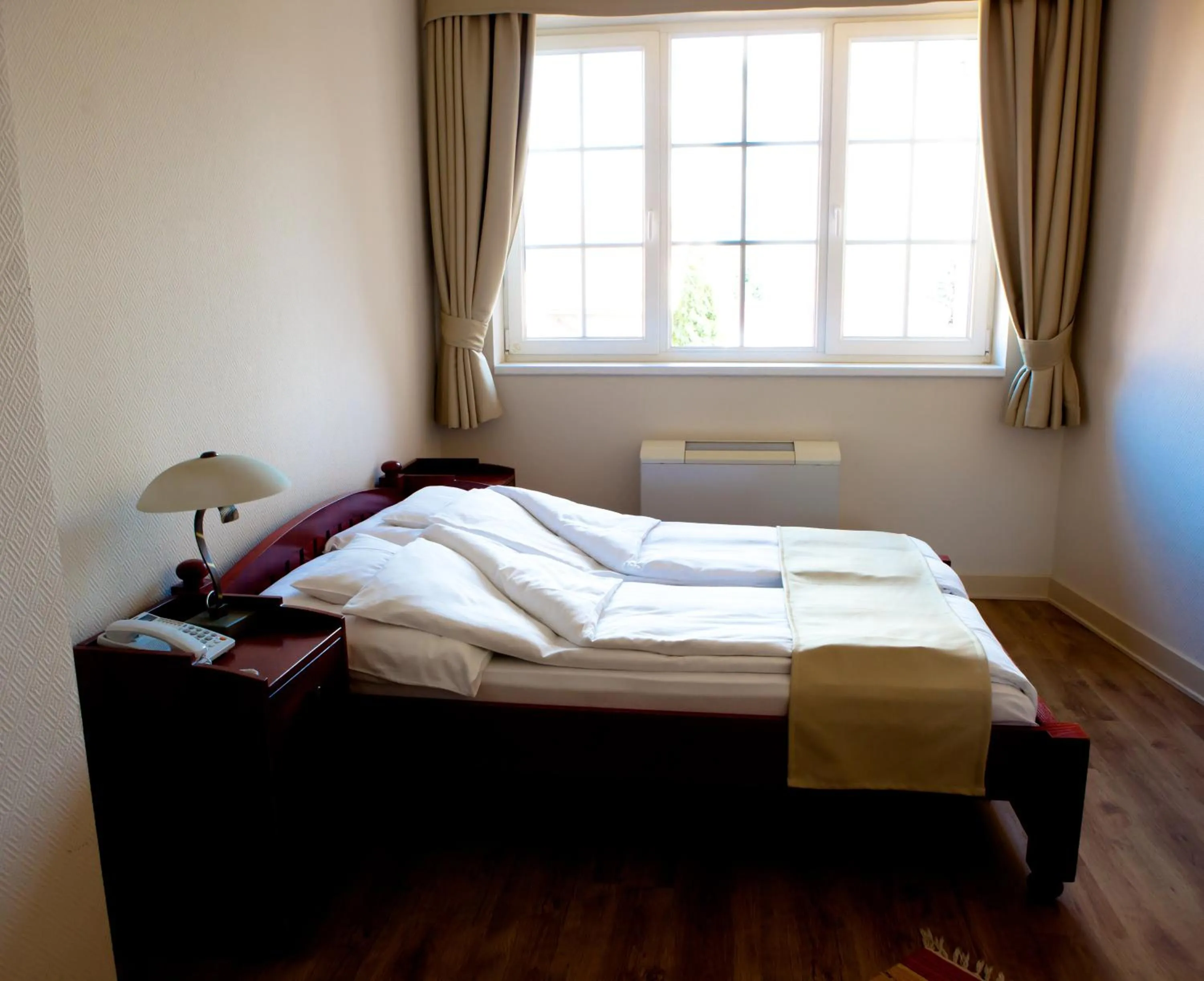 Bedroom, Bed in Mathias Rex