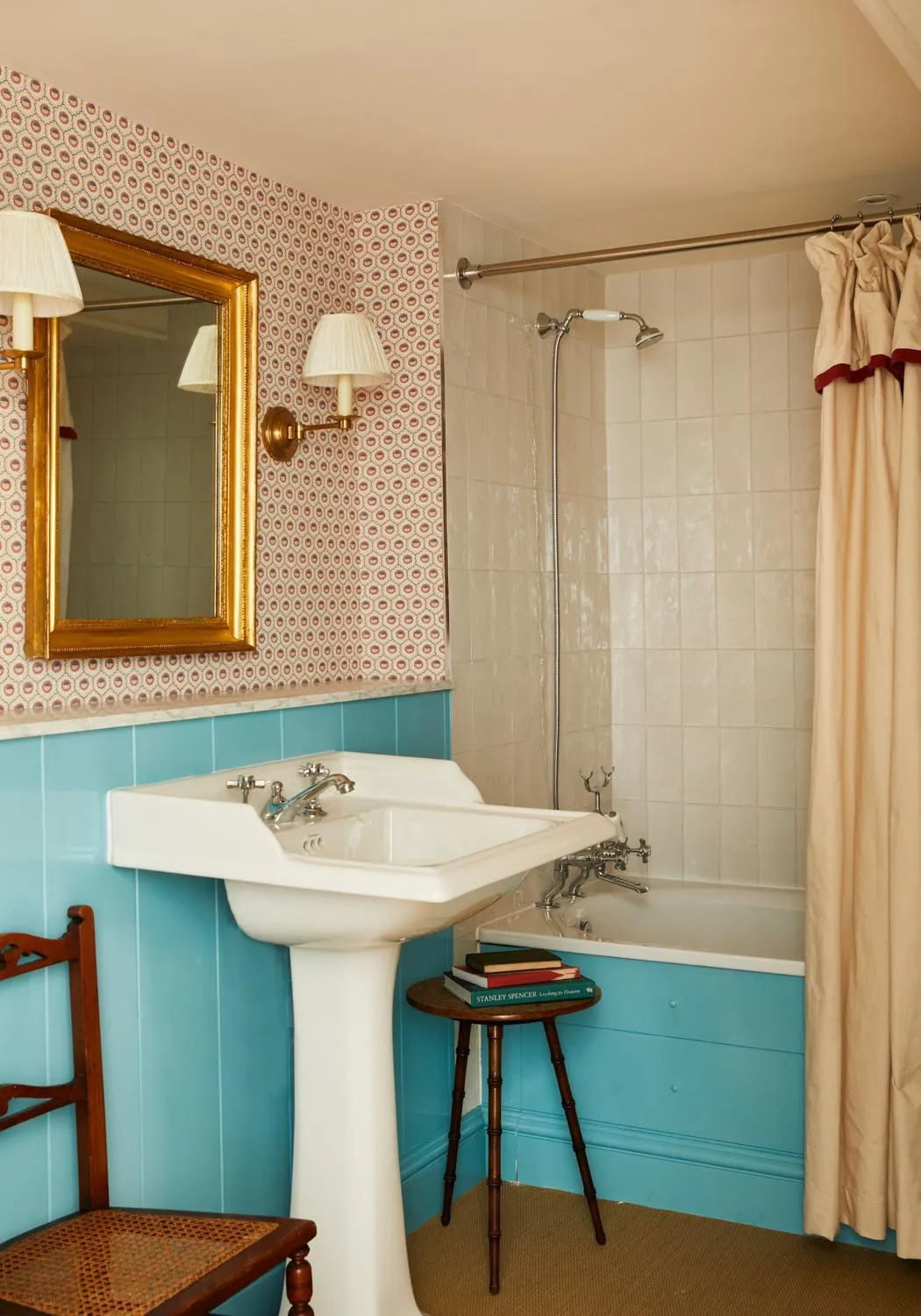 Bathroom in The Bear Inn, Hodnet