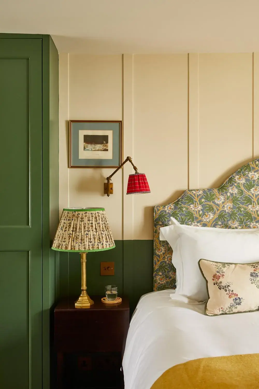 Deluxe King Room - single occupancy in The Bear Inn, Hodnet Deluxe King Room - single occupancy in The Bear Inn, Hodnet