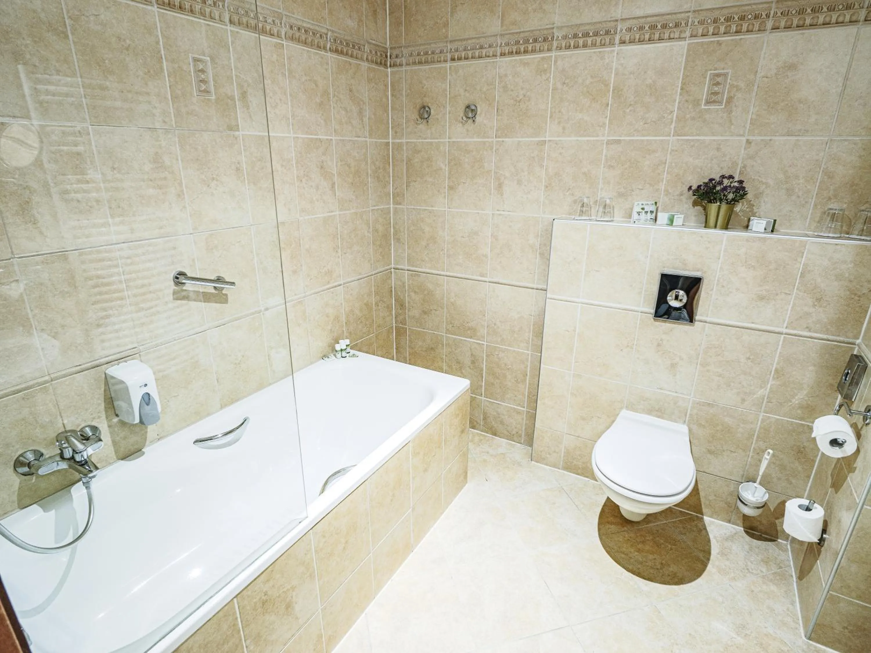 Bathroom in Holiday Beach Budapest Hotel