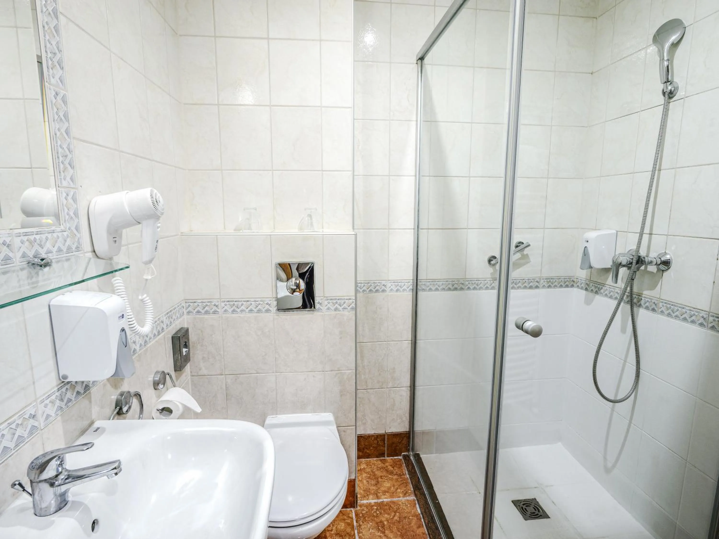 Bathroom in Holiday Beach Budapest Hotel