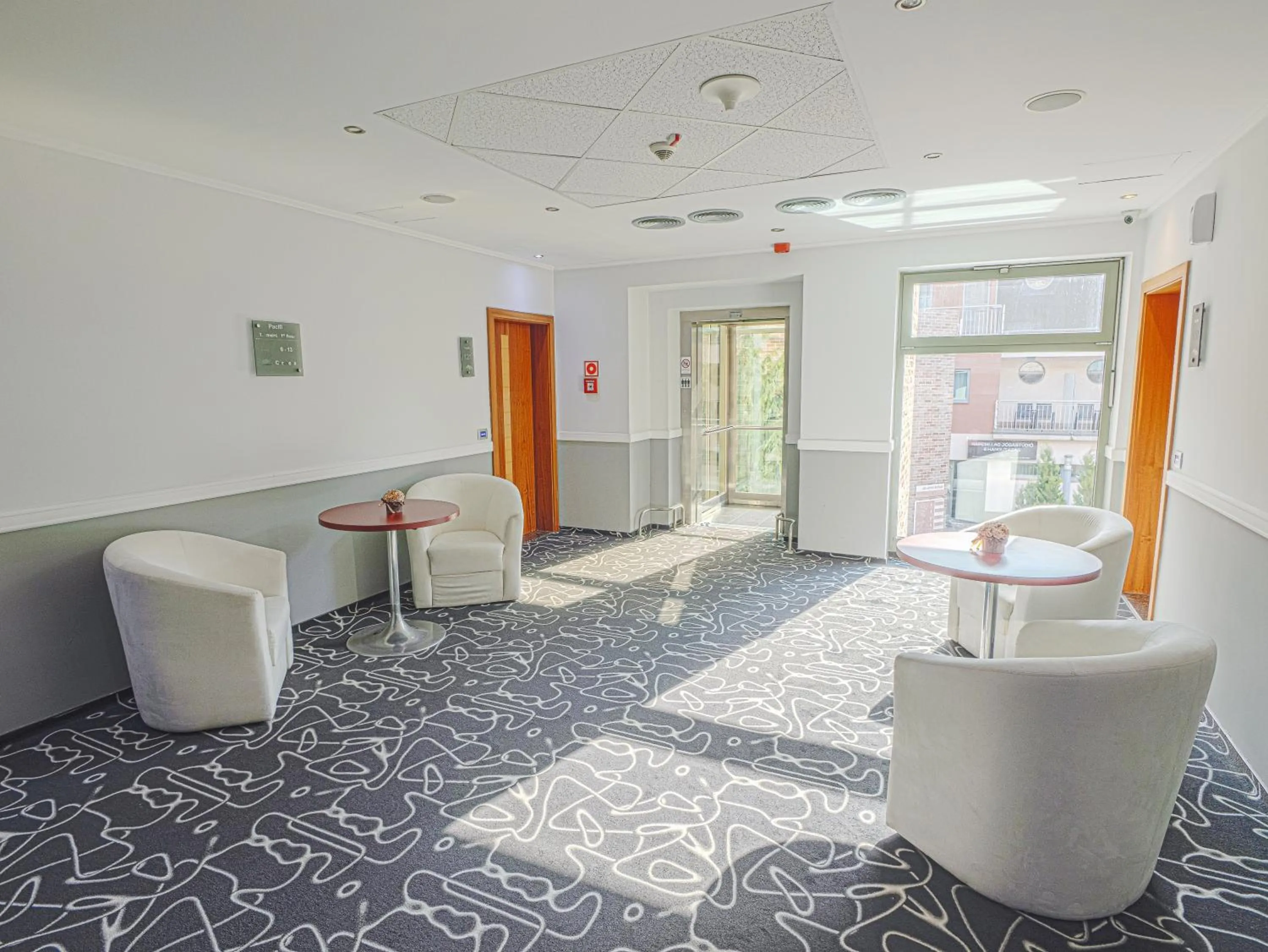 elevator in Holiday Beach Budapest Hotel