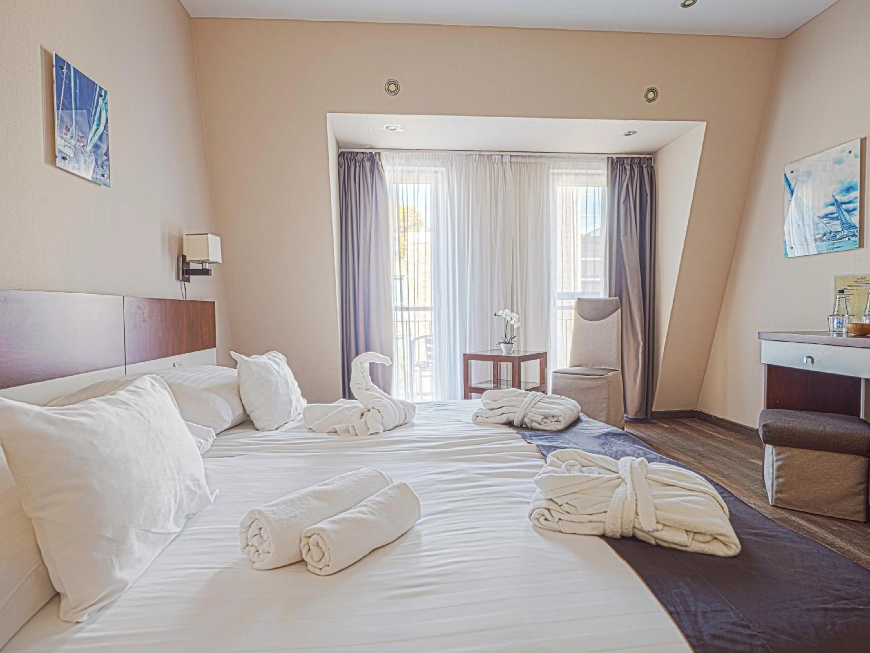 Photo of the whole room, Bed in Holiday Beach Budapest Hotel