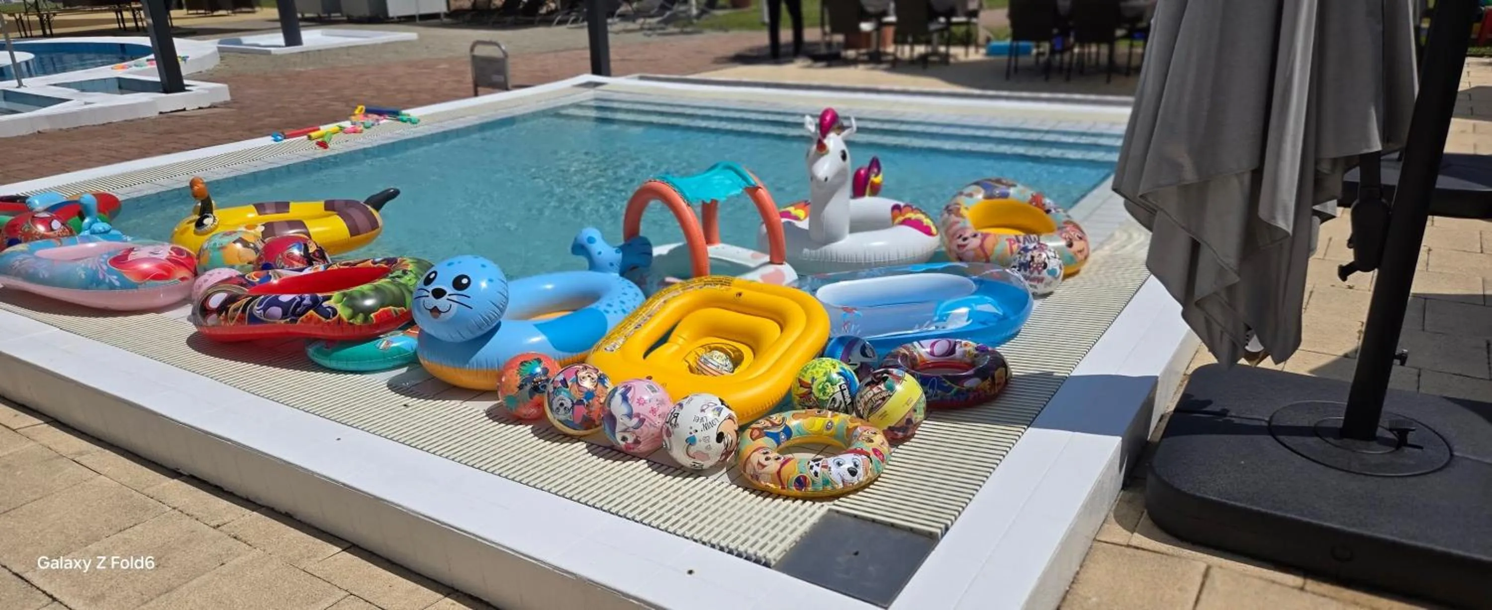 Holiday Beach Budapest Hotel