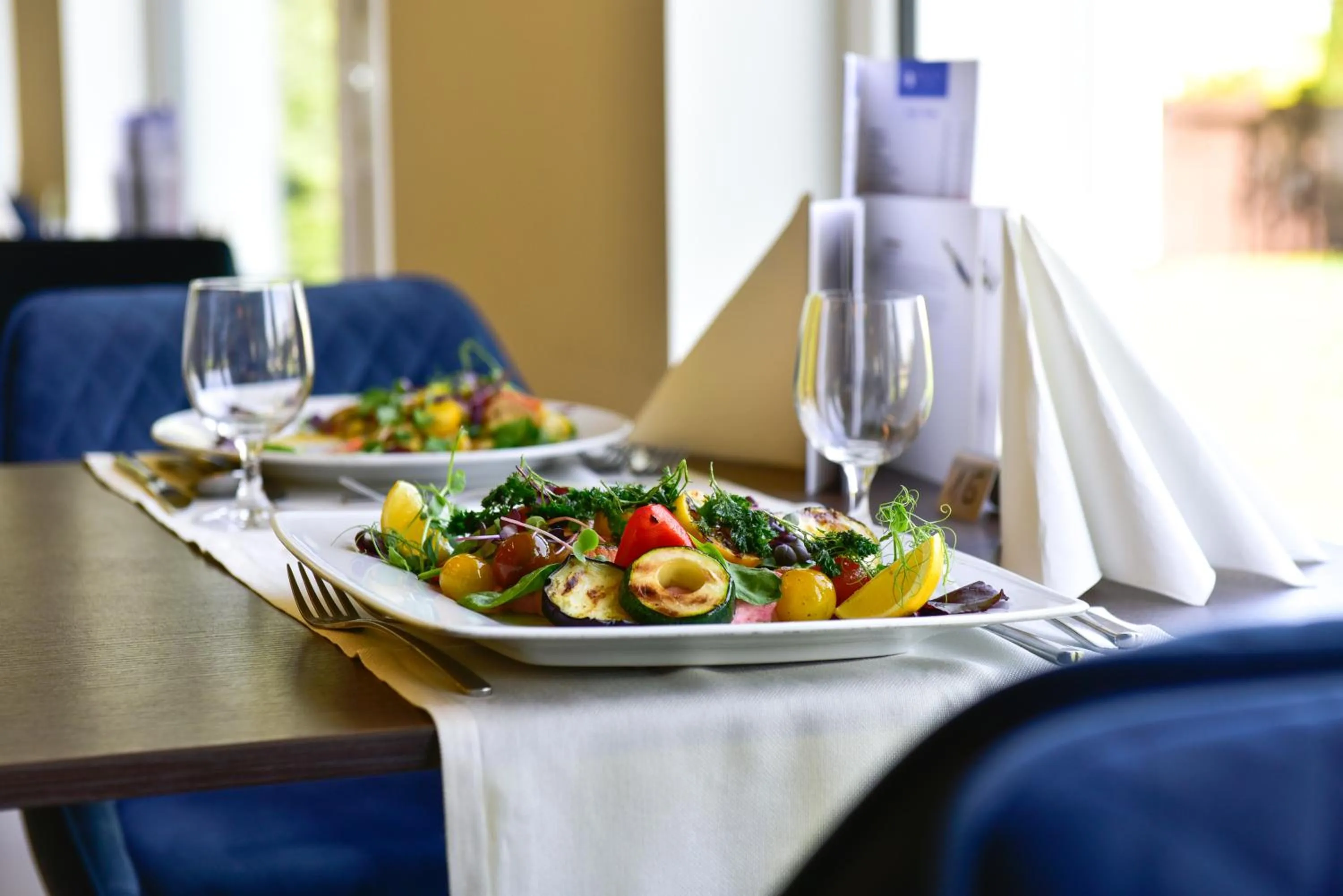 Food and drinks in Hotel Yacht Wellness & Business