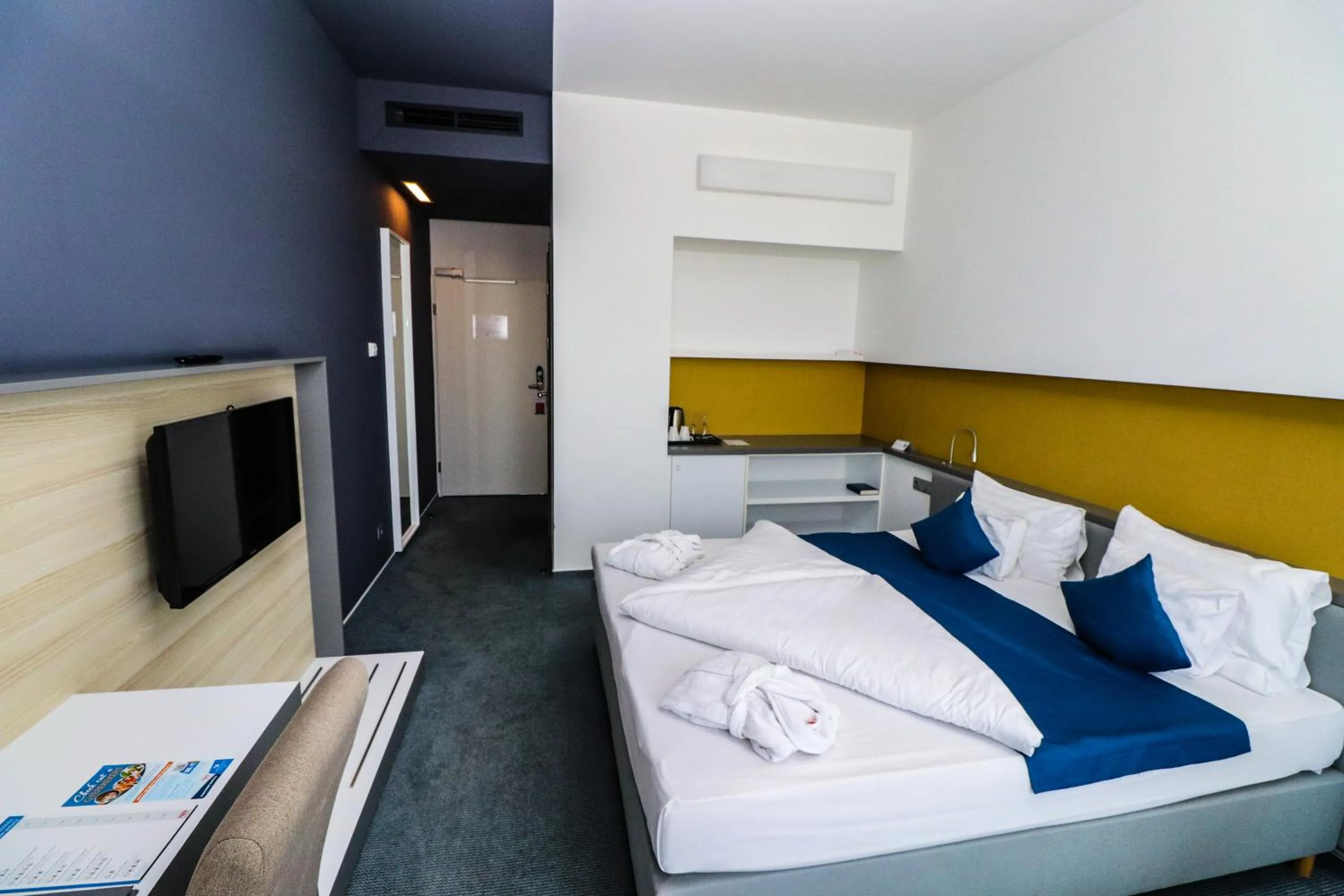 Bed in Hotel Yacht Wellness & Business