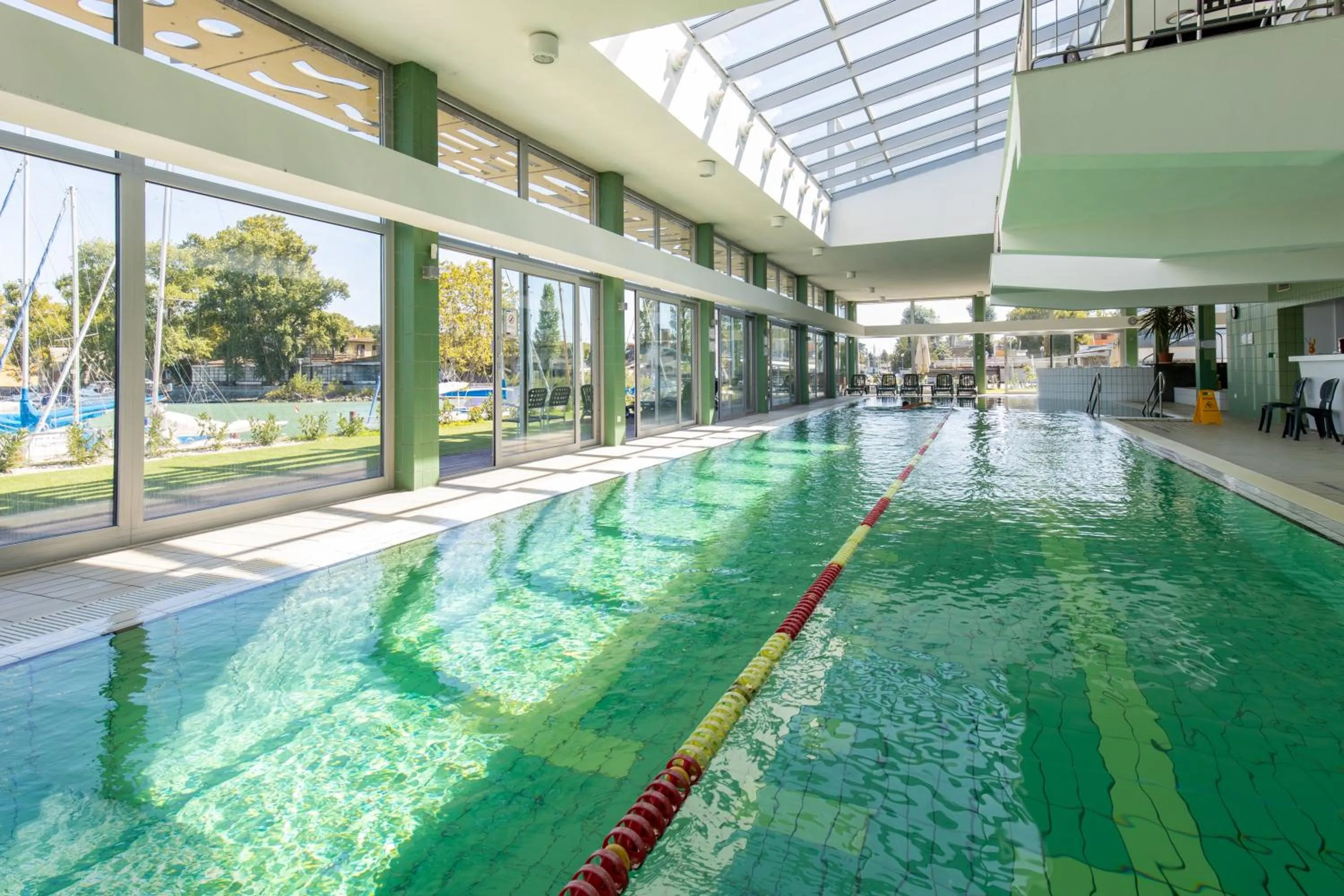 Swimming pool in Hotel Yacht Wellness & Business