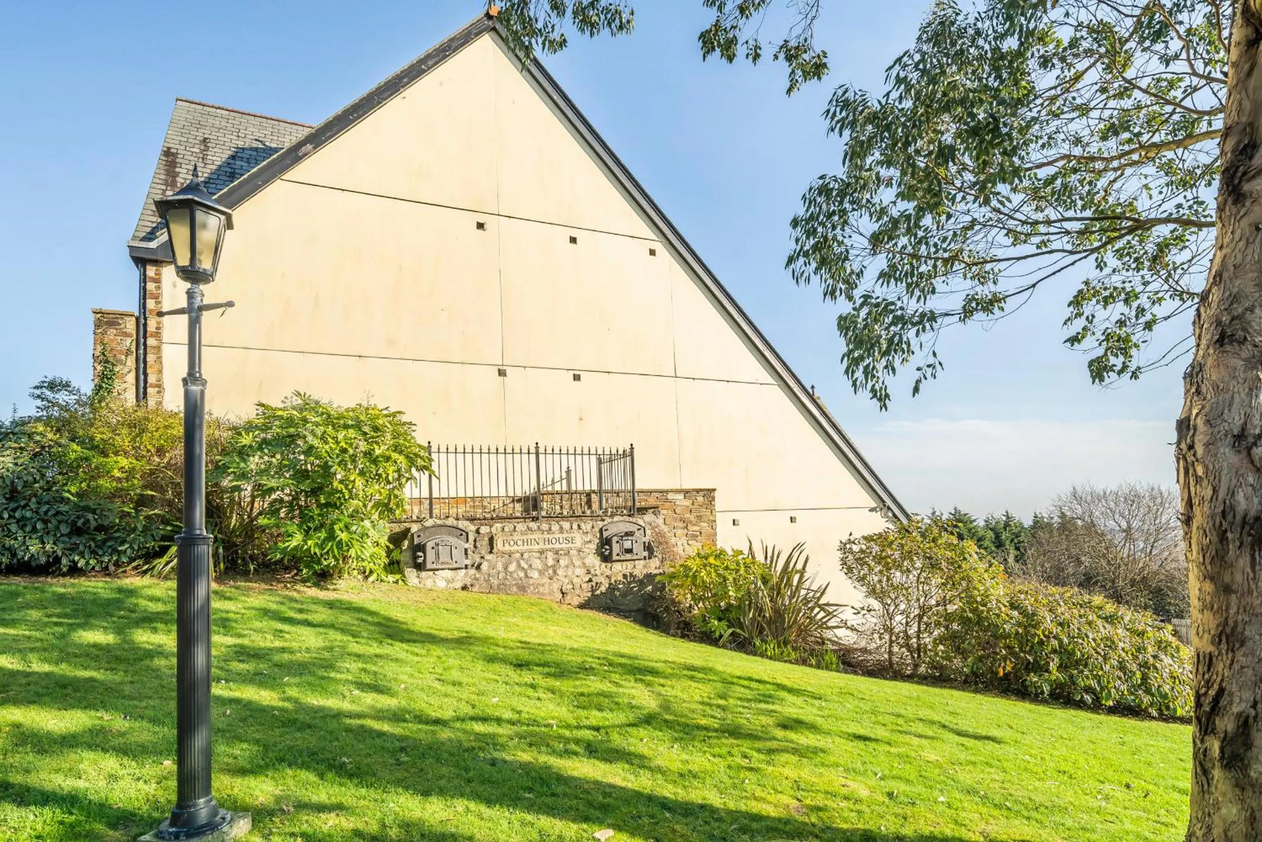 Property building in Pochin House Collections