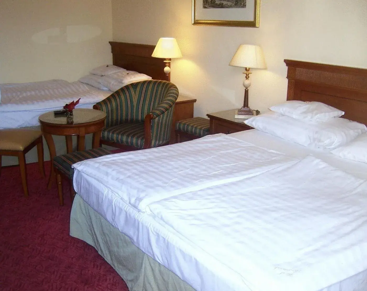 Triple Room in Hotel Romantik Eger Triple Room in Hotel Romantik Eger