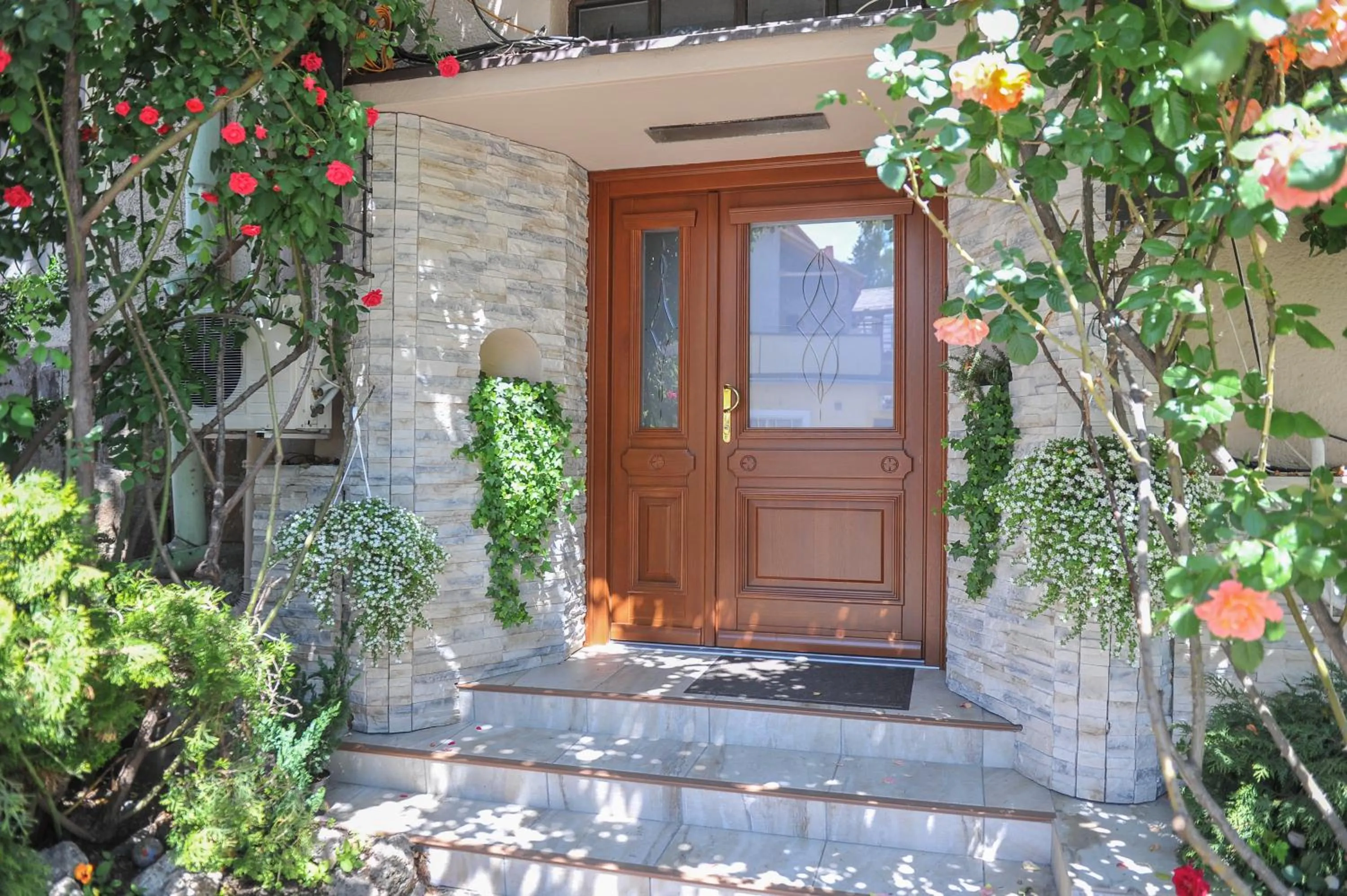 Facade/entrance in Hotel Romantik Eger