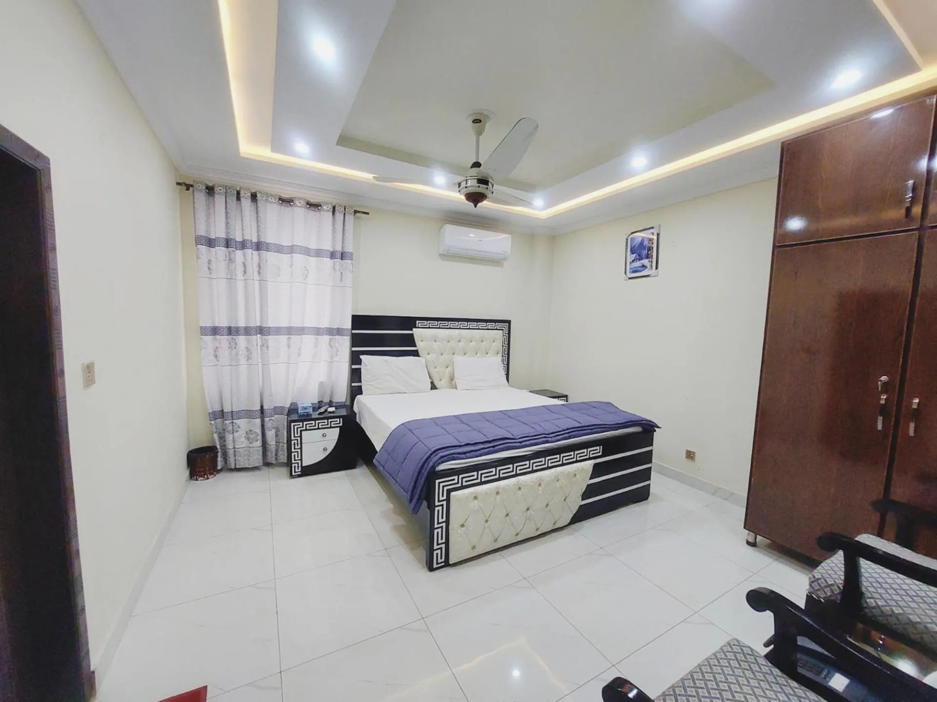 Bed in Hotel White Pearl