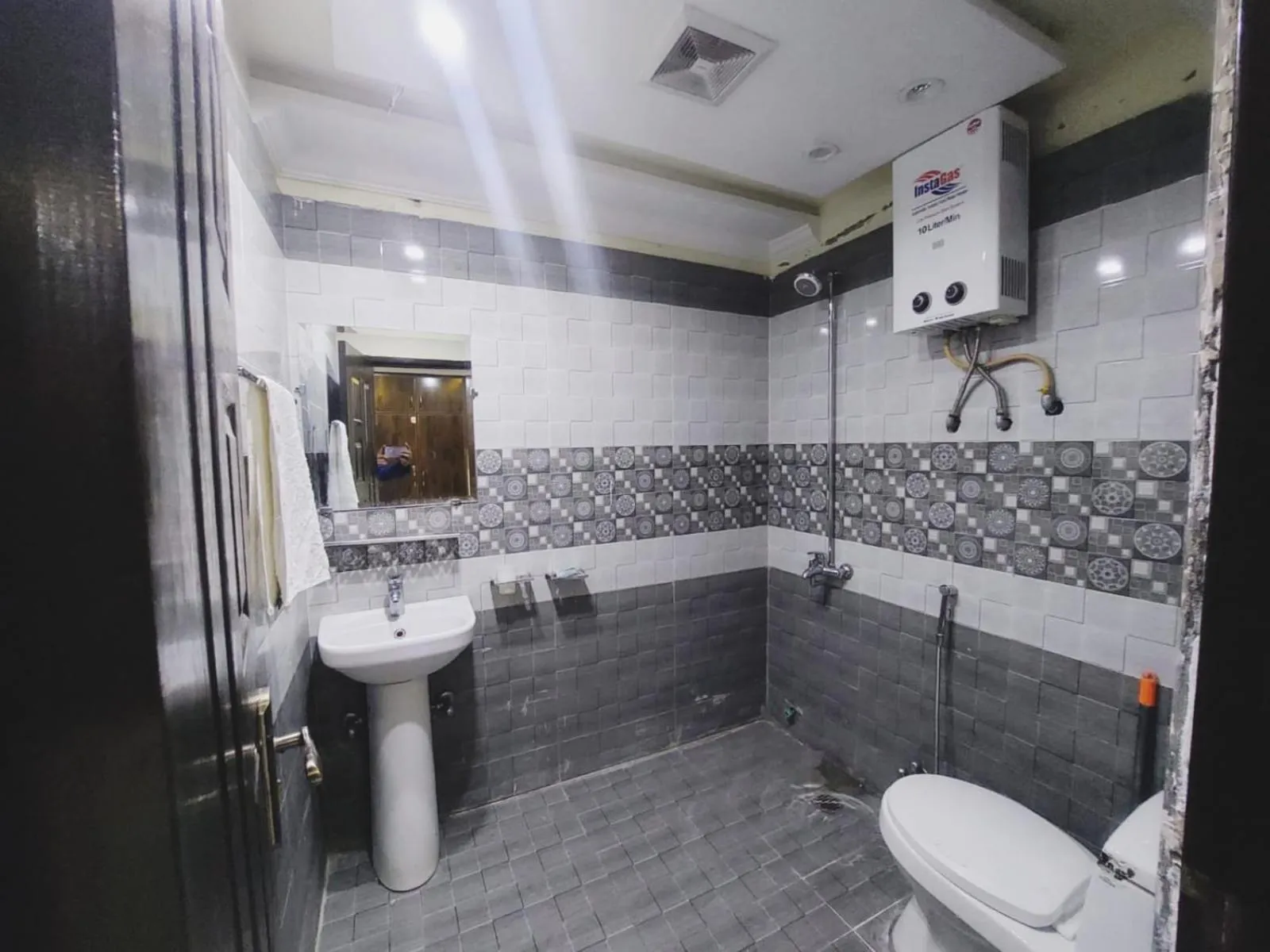 Bathroom in Hotel White Pearl