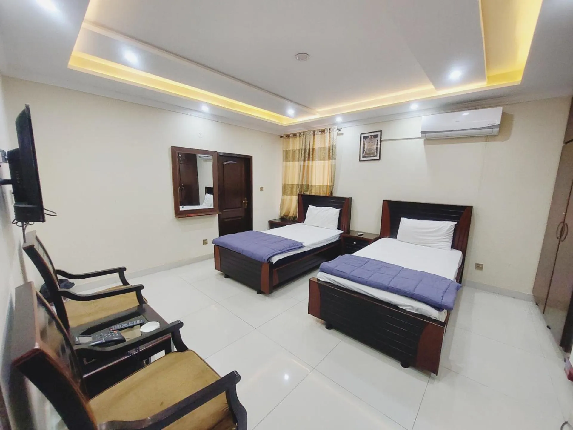 Photo of the whole room, Bed in Hotel White Pearl