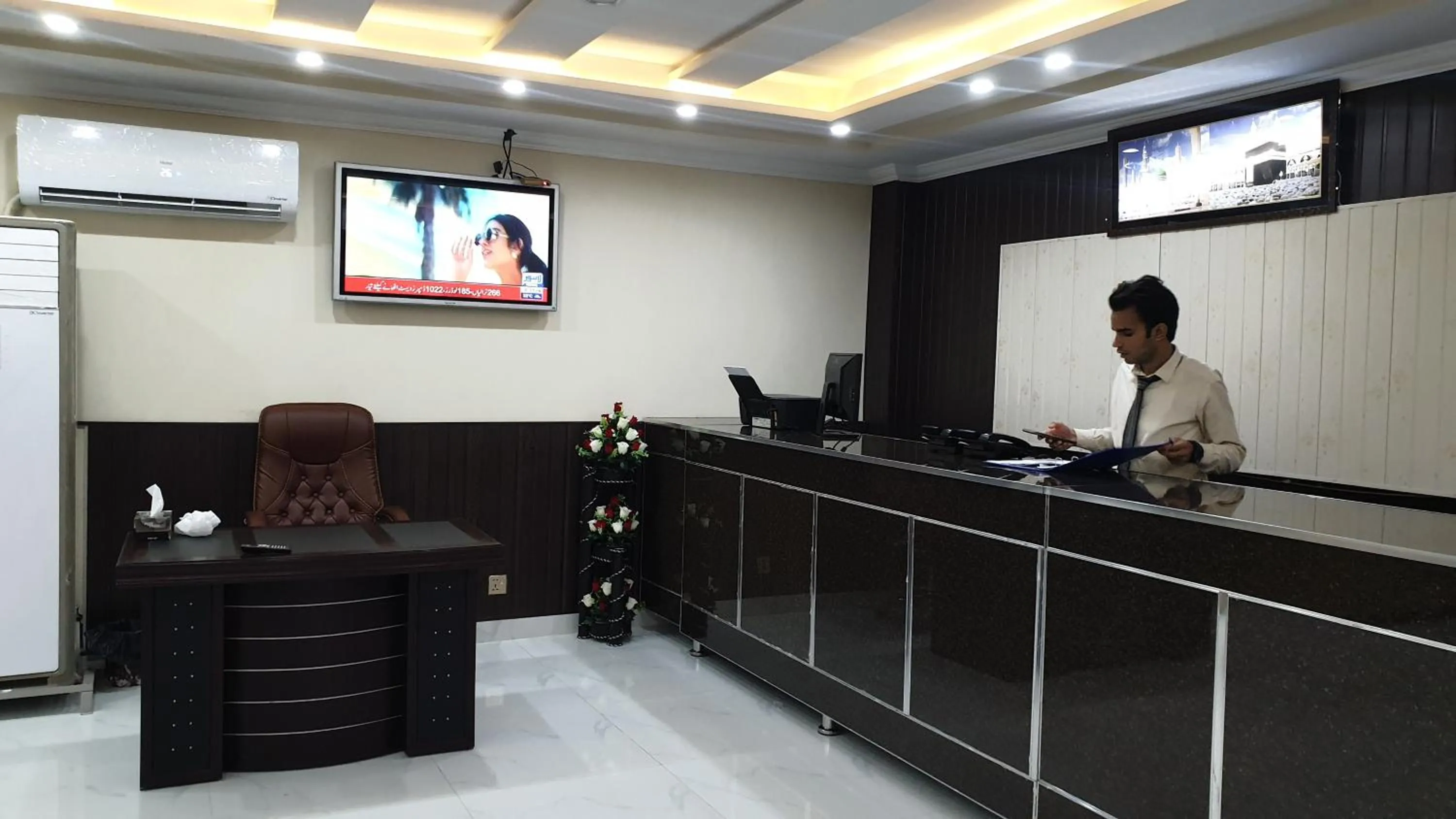 Lobby or reception in Hotel White Pearl