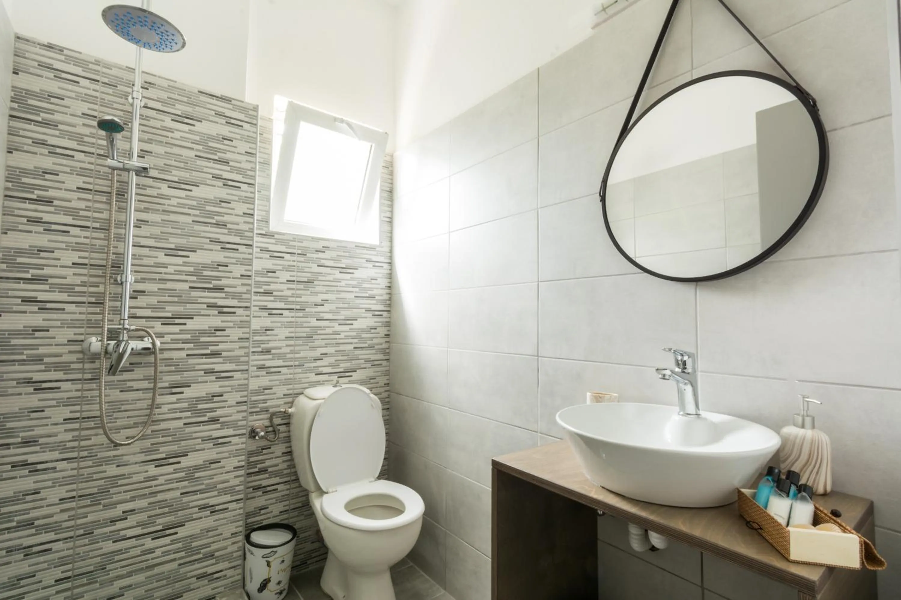 Shower in Euphoria complex