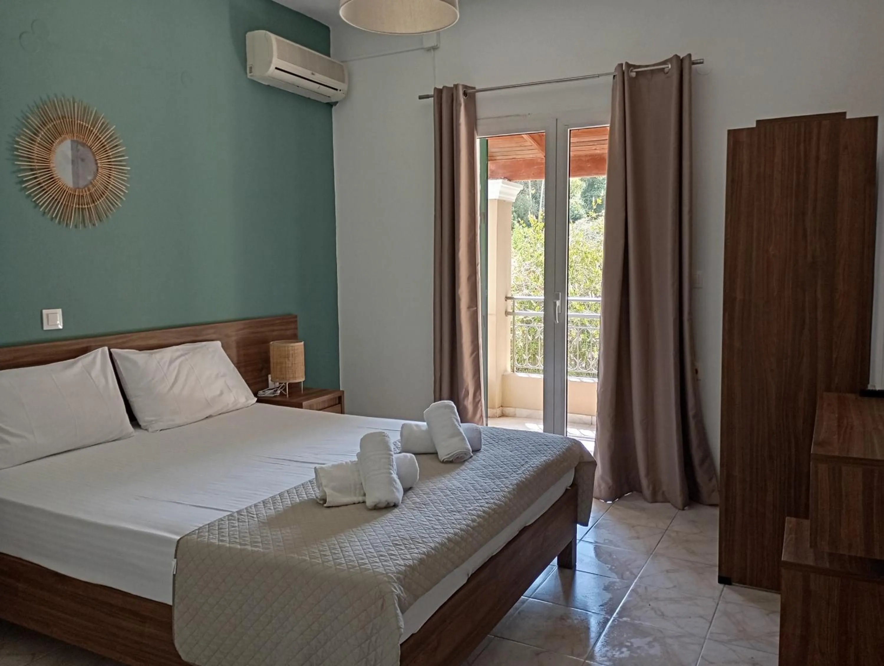 Bed in Euphoria complex