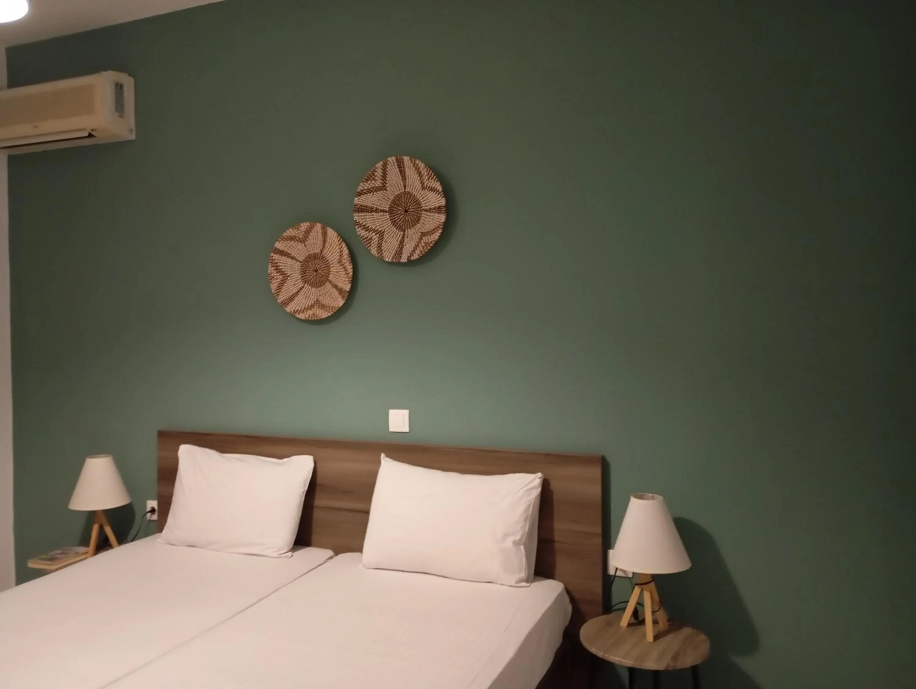 Bed in Euphoria complex