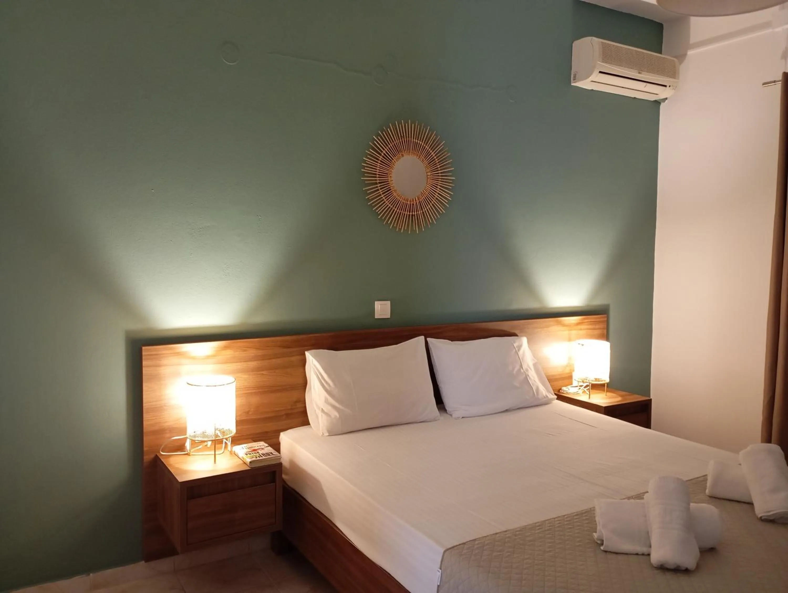 Bed in Euphoria complex