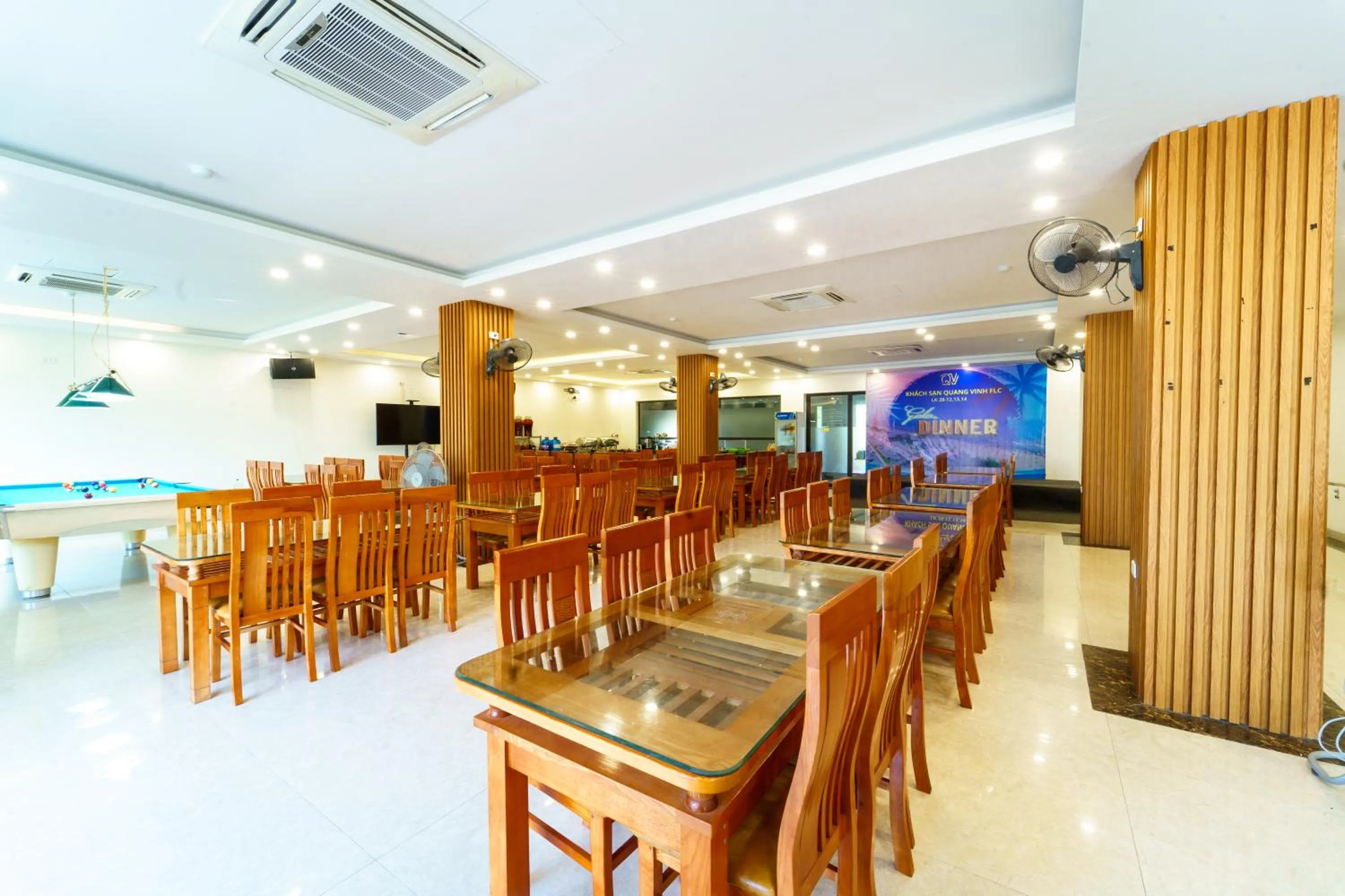 Restaurant/places to eat in QUANG VINH HOTEL