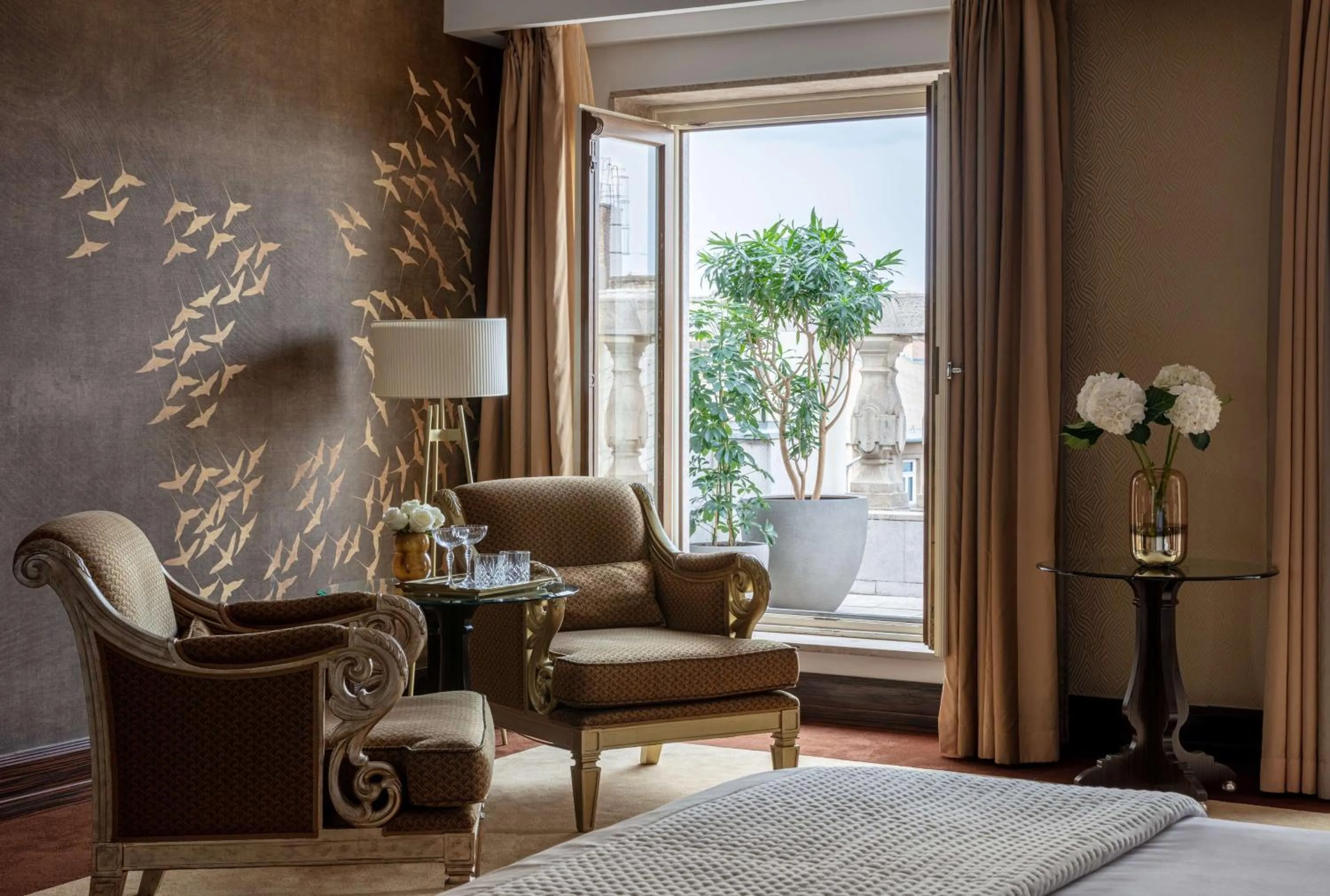 Bedroom, Bed in Anantara New York Palace Budapest - A Leading Hotel of the World