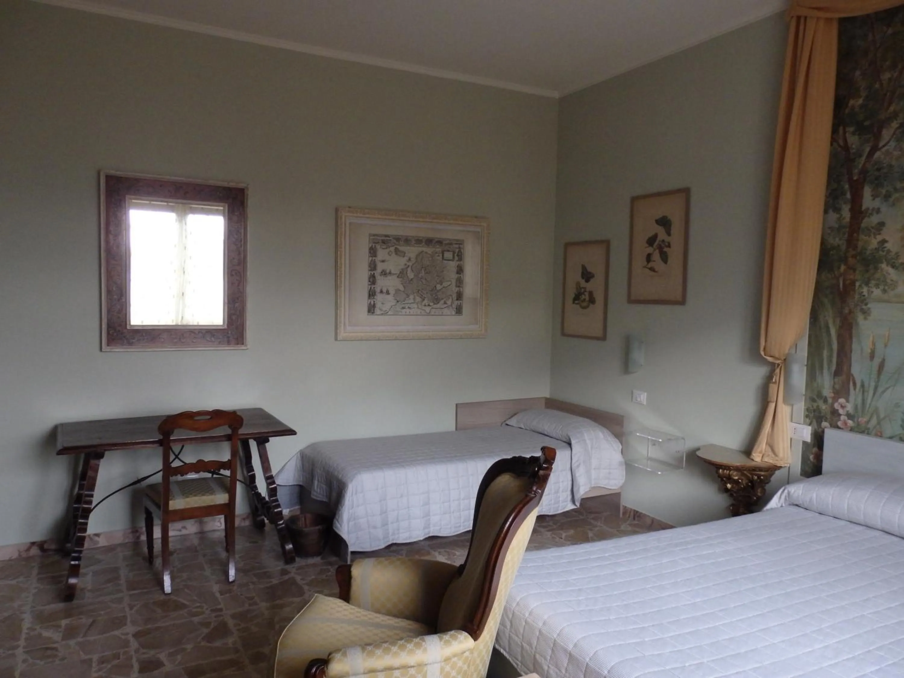 Photo of the whole room, Bed in Riflessi d'Arte