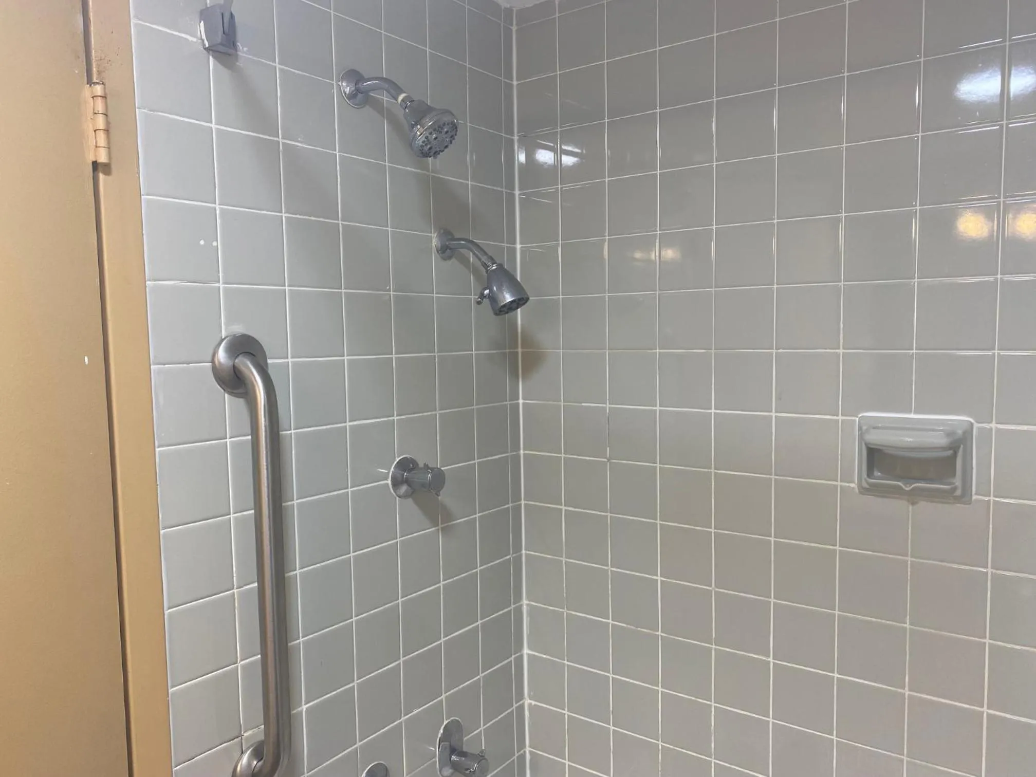 Bath in Suburban Studios Buffalo Airport