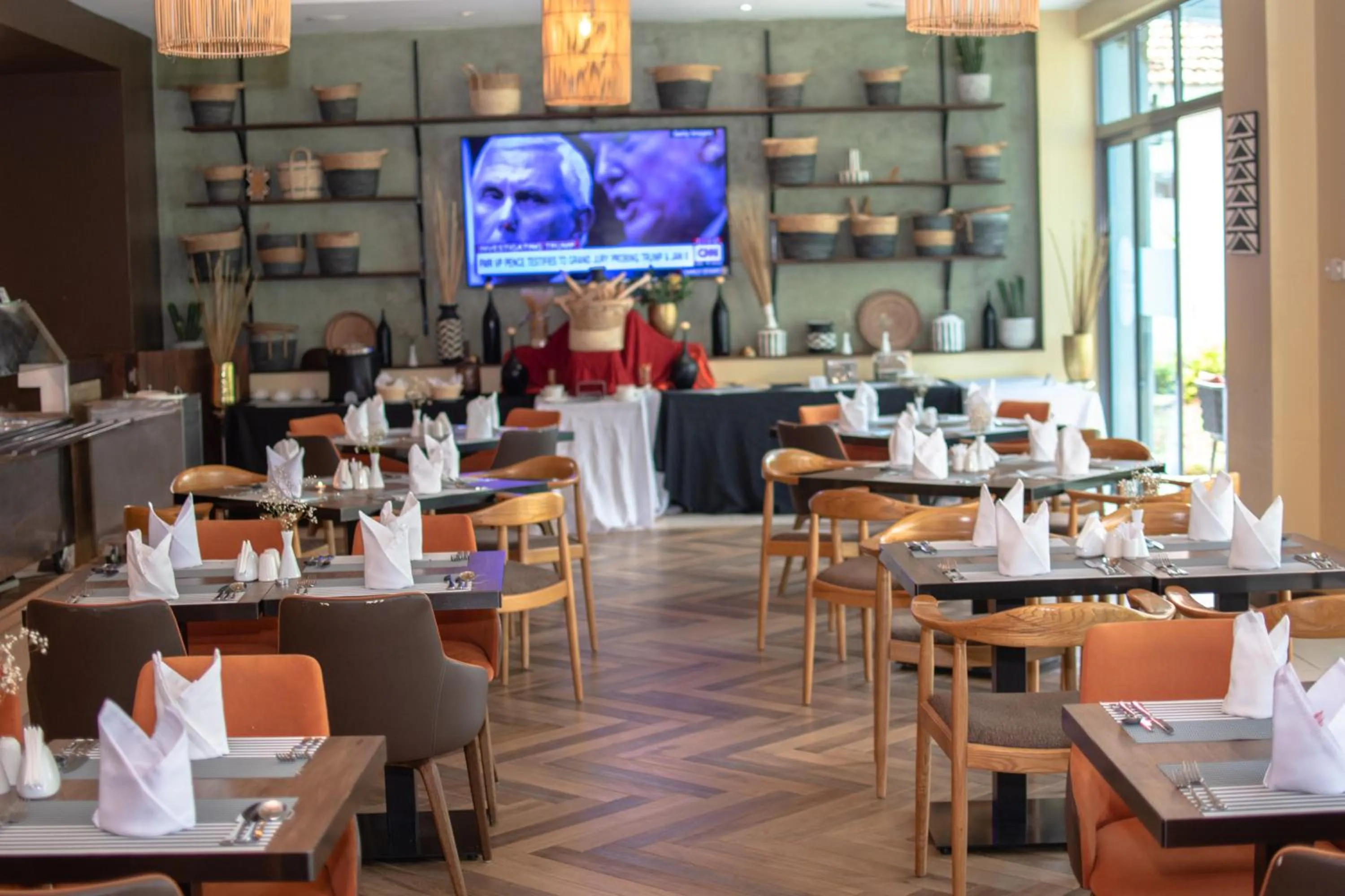 Restaurant/places to eat in Ulwazi Place Hotel by Trianum