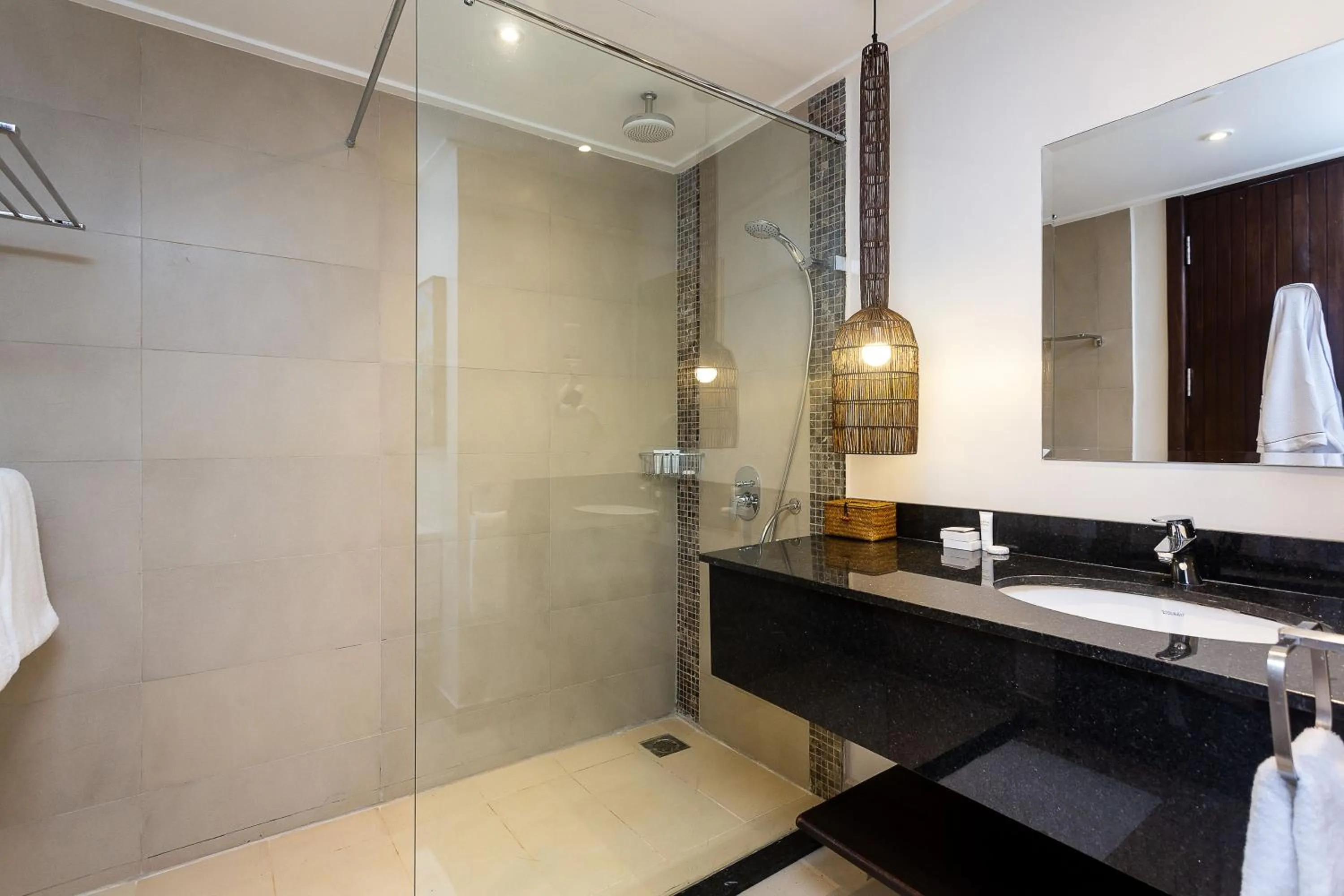 Shower in Ulwazi Place Hotel by Trianum