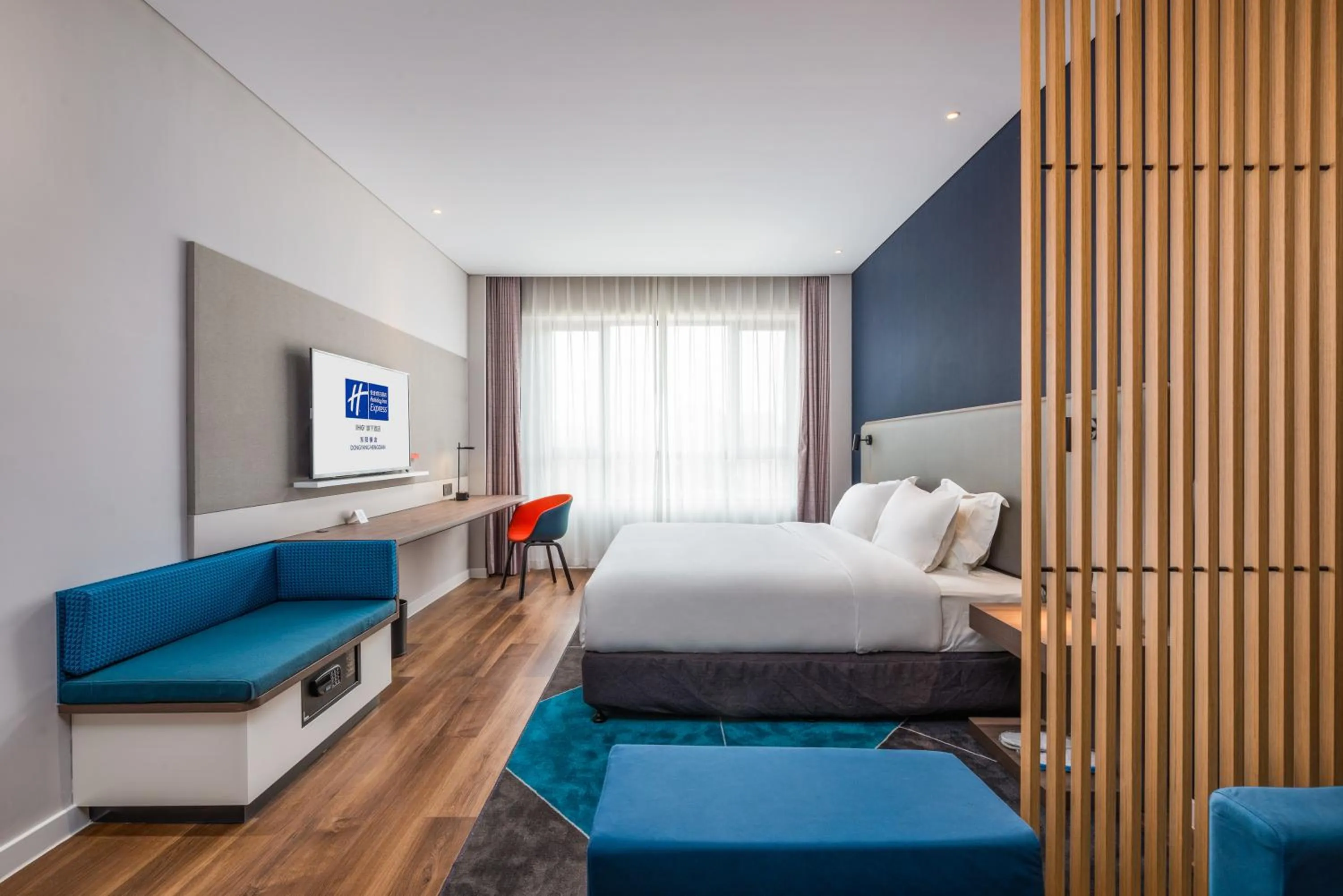 Bed in Holiday Inn Express Dongyang Hengdian, an IHG Hotel